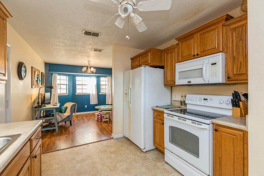 OAKRIDGE MANOR - Residential