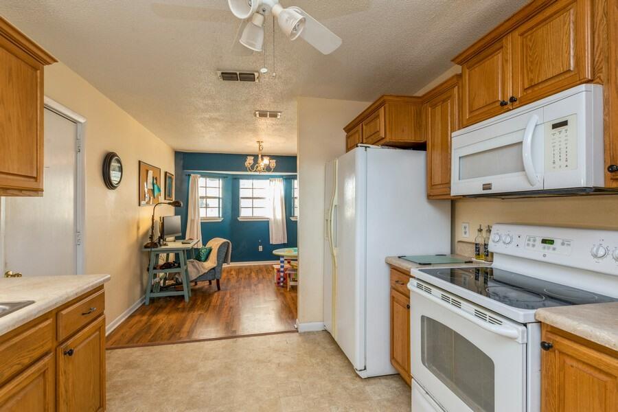 OAKRIDGE MANOR - Residential