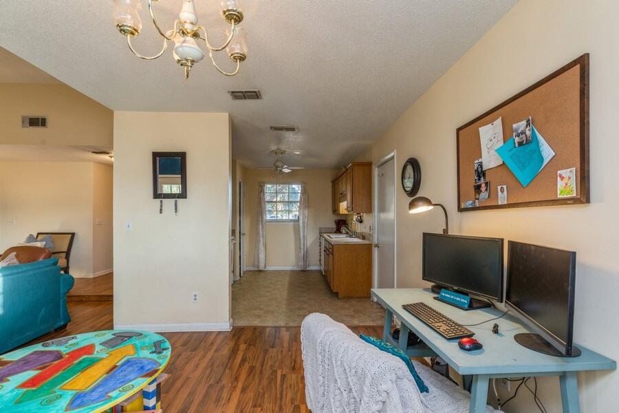 OAKRIDGE MANOR - Residential