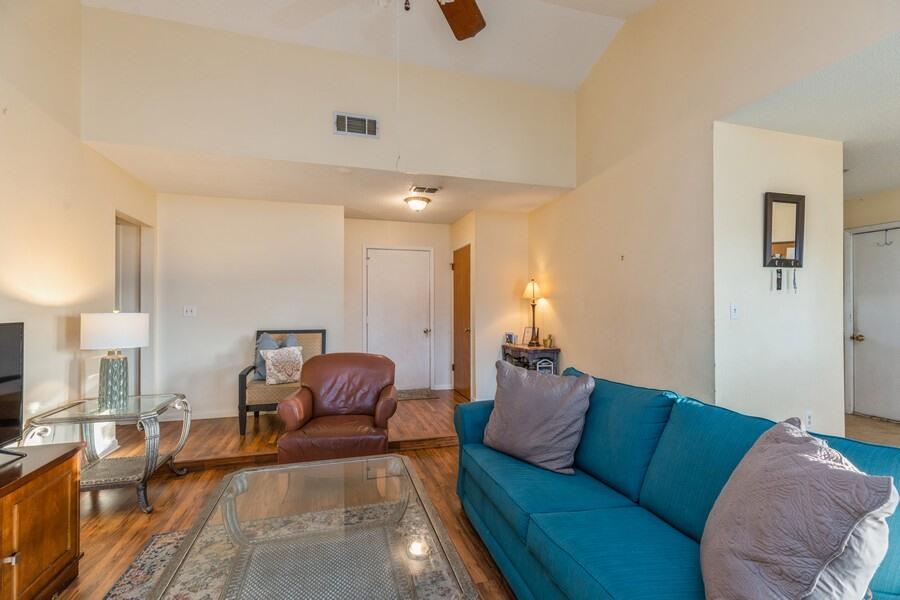 OAKRIDGE MANOR - Residential