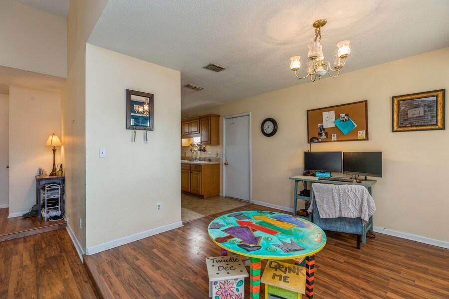 OAKRIDGE MANOR - Residential
