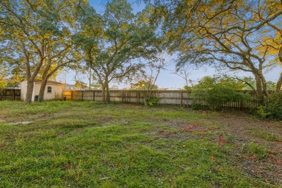 OAKRIDGE MANOR - Residential