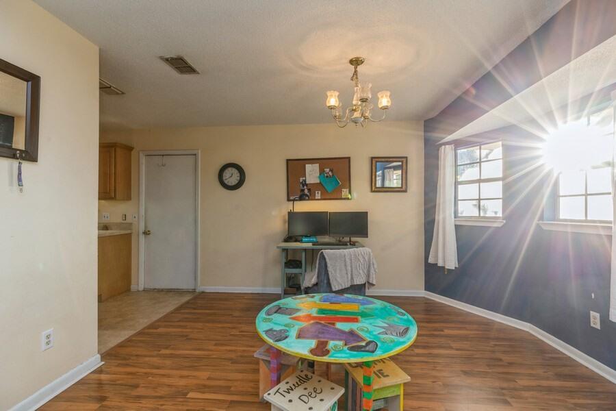 OAKRIDGE MANOR - Residential
