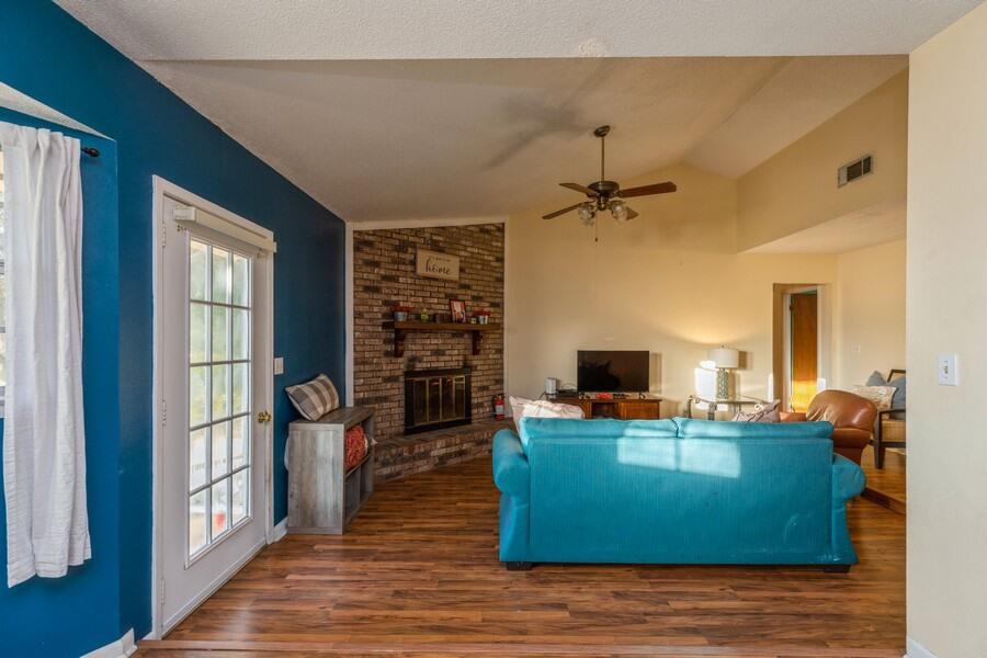 OAKRIDGE MANOR - Residential