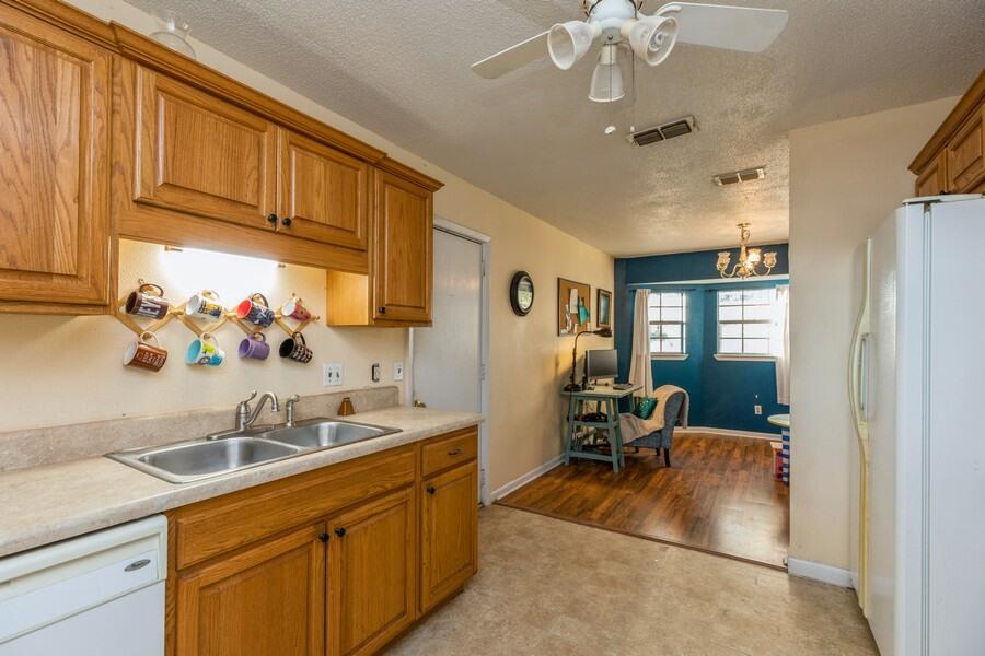 OAKRIDGE MANOR - Residential