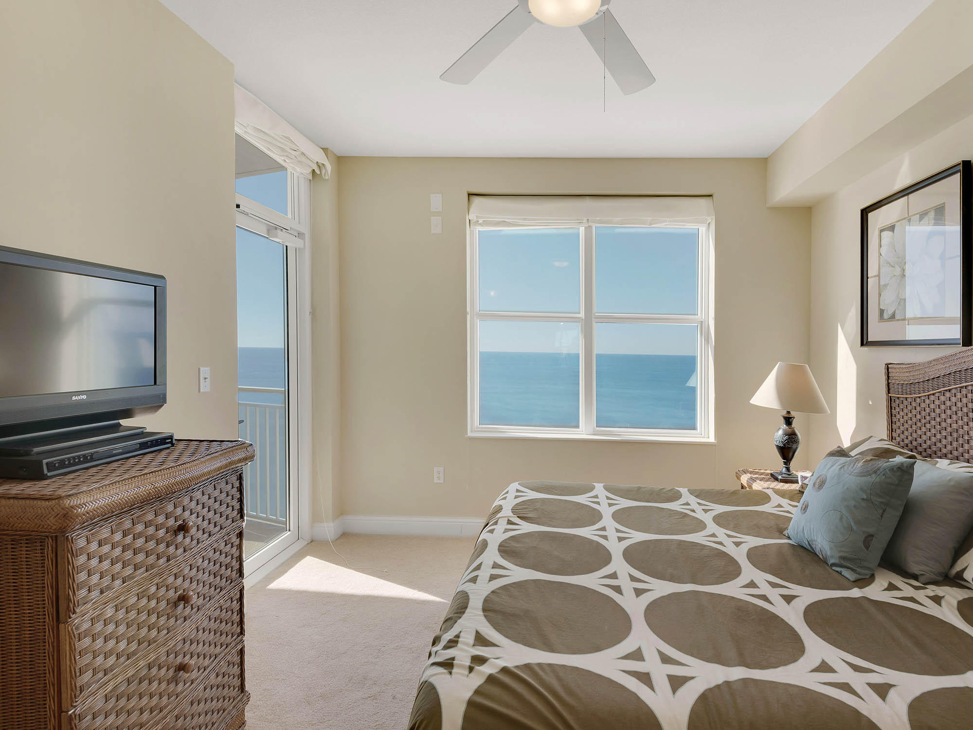 AQUA BEACH SIDE RESORT - Residential