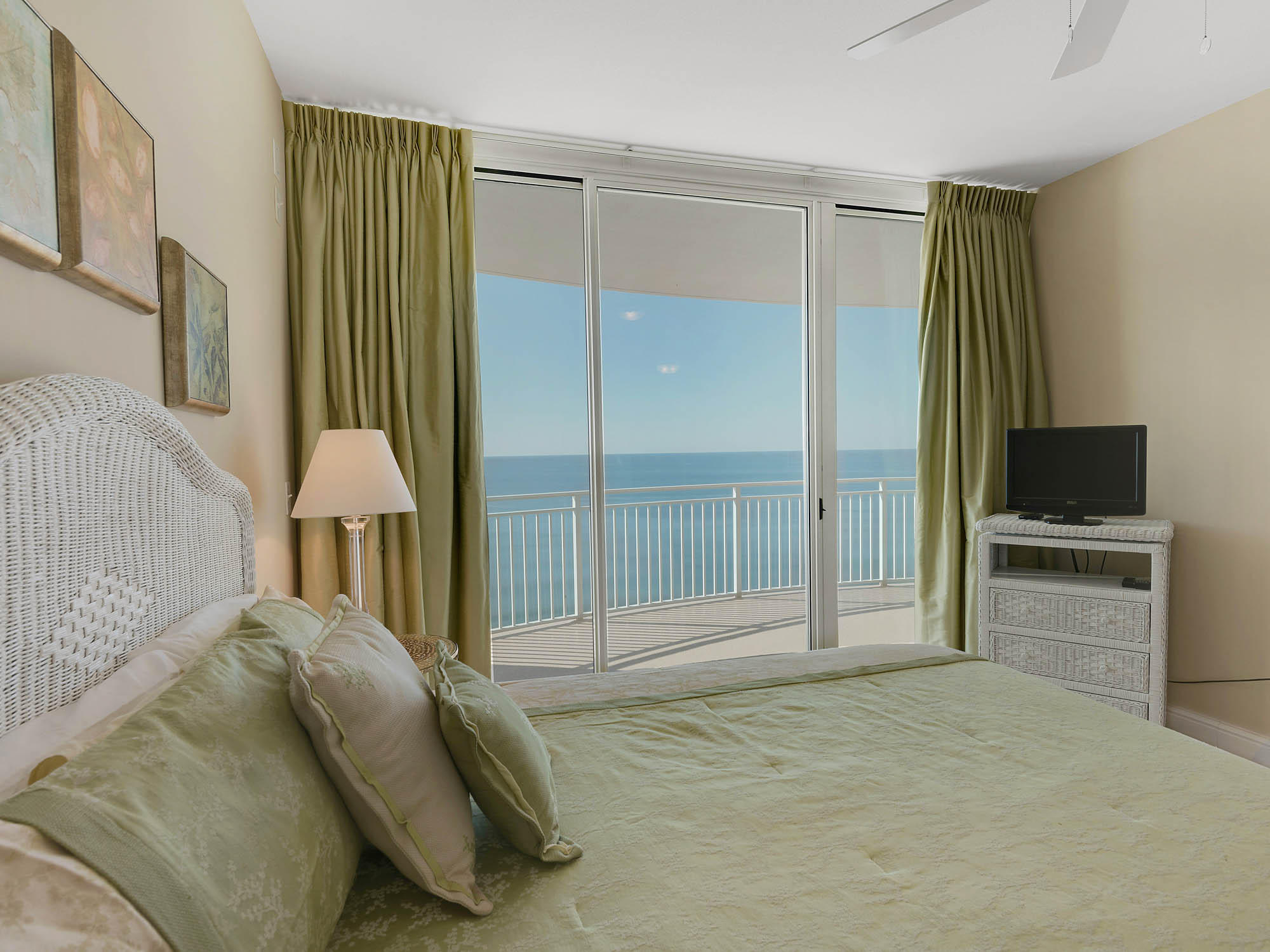 AQUA BEACH SIDE RESORT - Residential