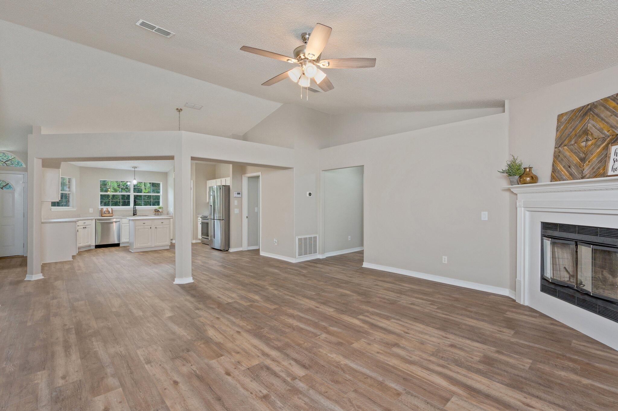 COUNTRYVIEW ESTATES 10TH ADDN - Residential