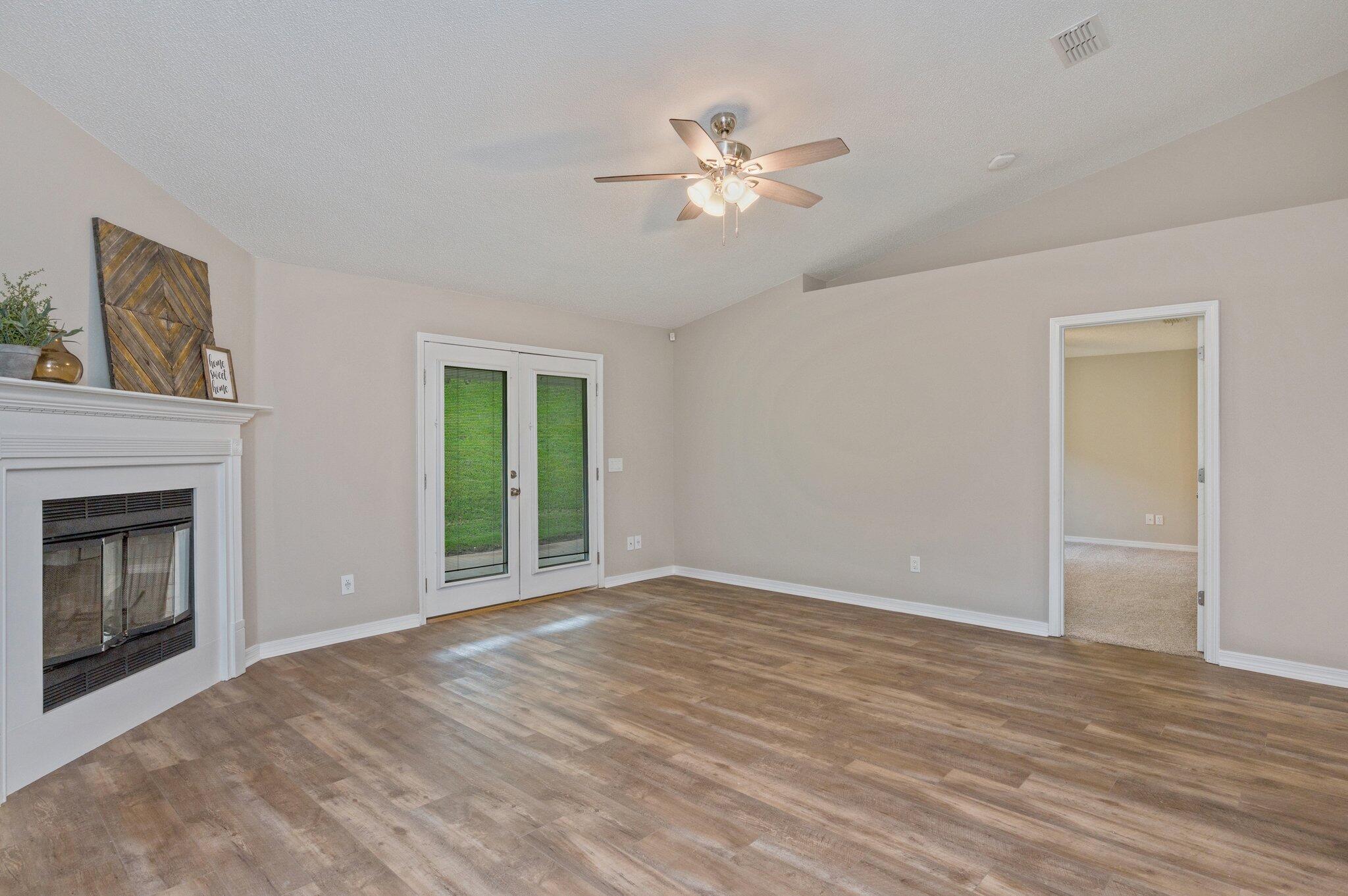 COUNTRYVIEW ESTATES 10TH ADDN - Residential