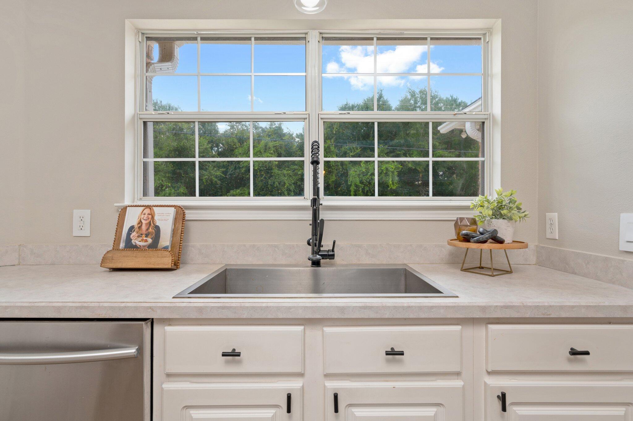 COUNTRYVIEW ESTATES 10TH ADDN - Residential