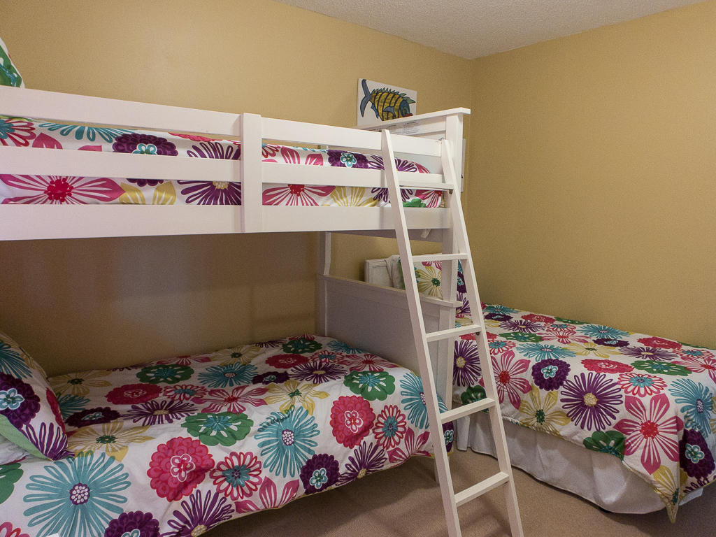 BEACHWOOD VILLAS CONDO - Residential