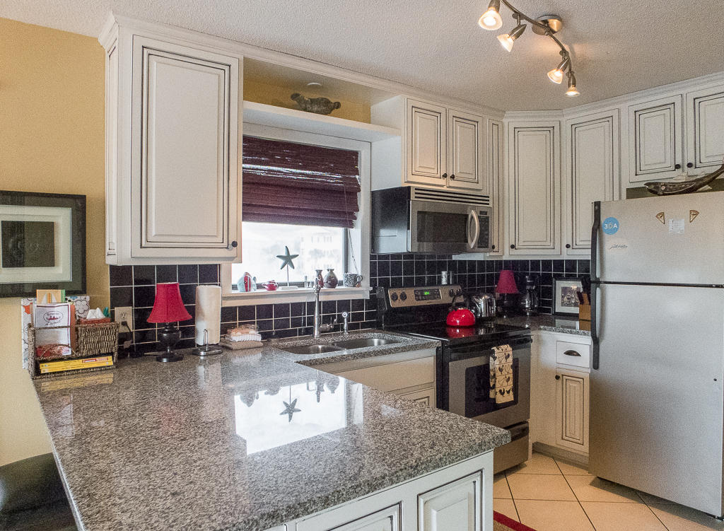 BEACHWOOD VILLAS CONDO - Residential