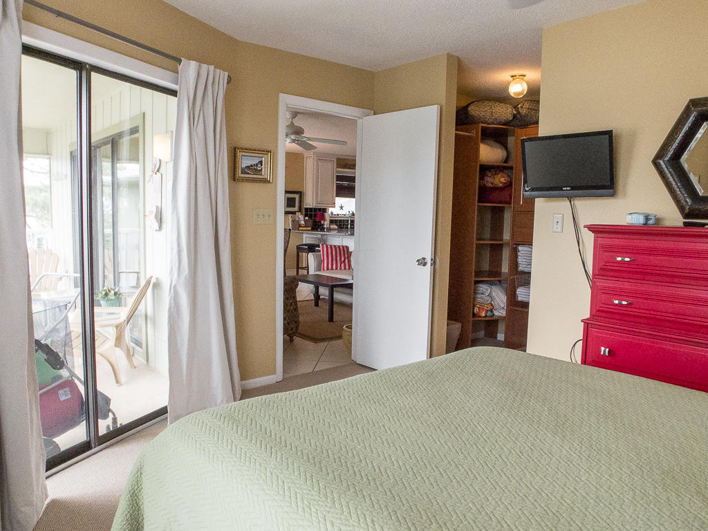 BEACHWOOD VILLAS CONDO - Residential