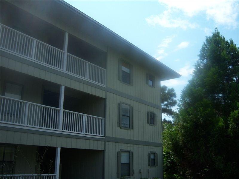 BEACHWOOD VILLAS CONDO - Residential