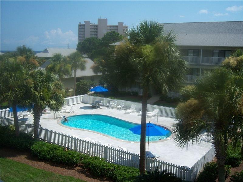 BEACHWOOD VILLAS CONDO - Residential