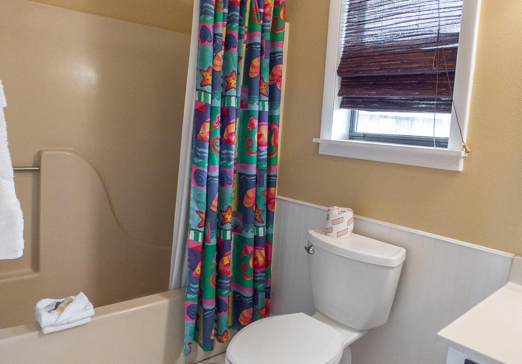 BEACHWOOD VILLAS CONDO - Residential