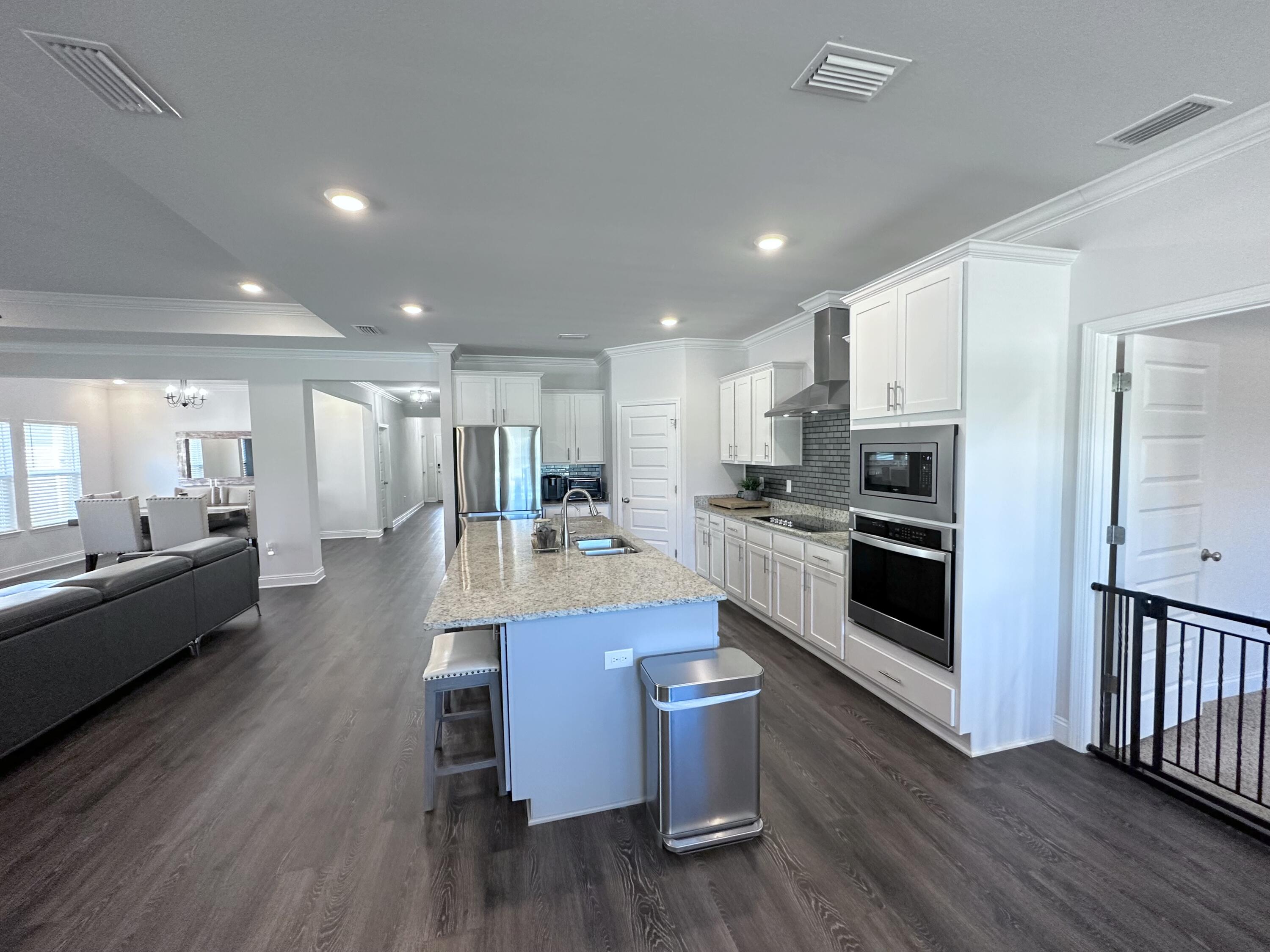 PLANTATION AT COLLEGE POINT - Residential