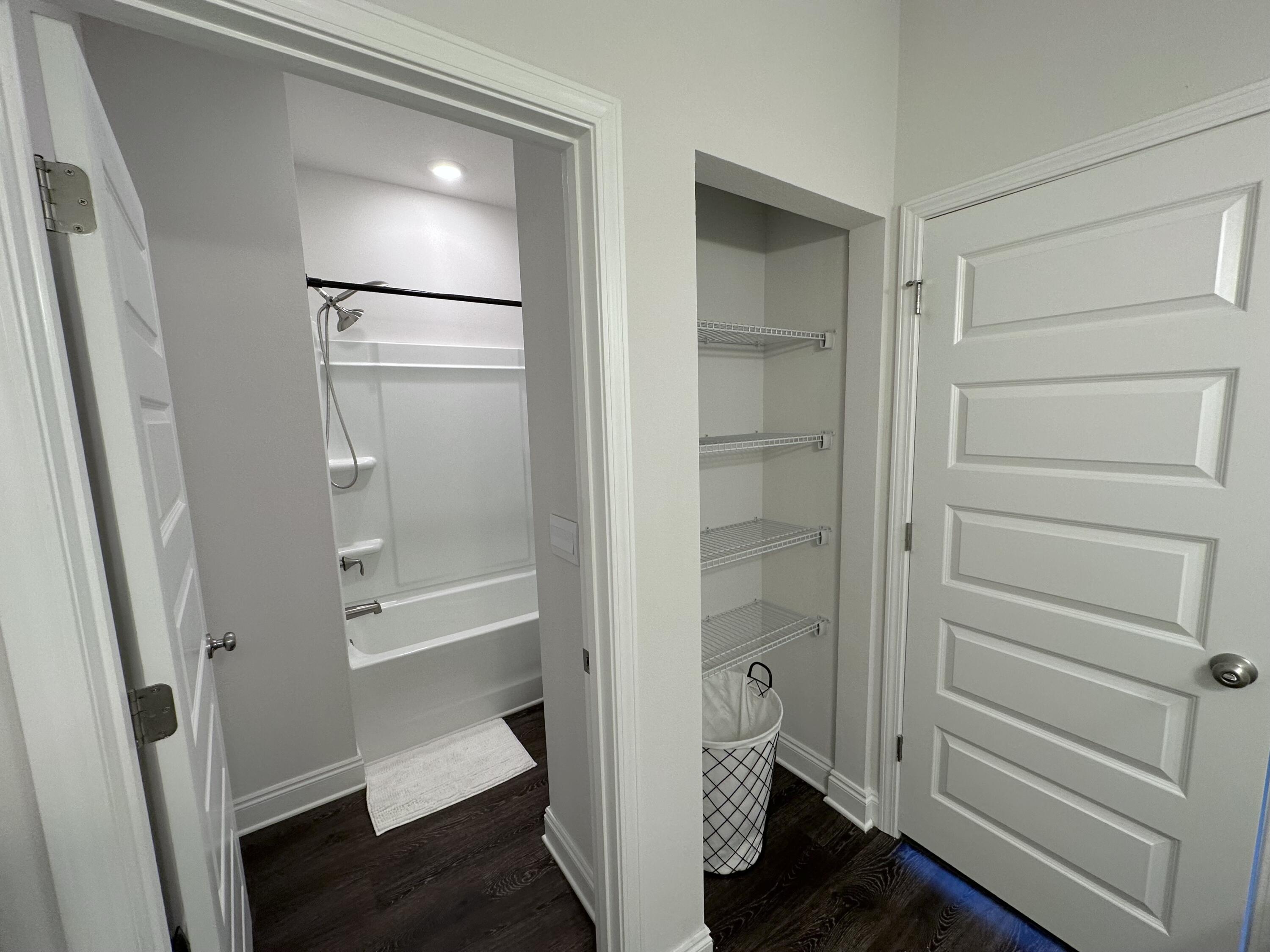 PLANTATION AT COLLEGE POINT - Residential