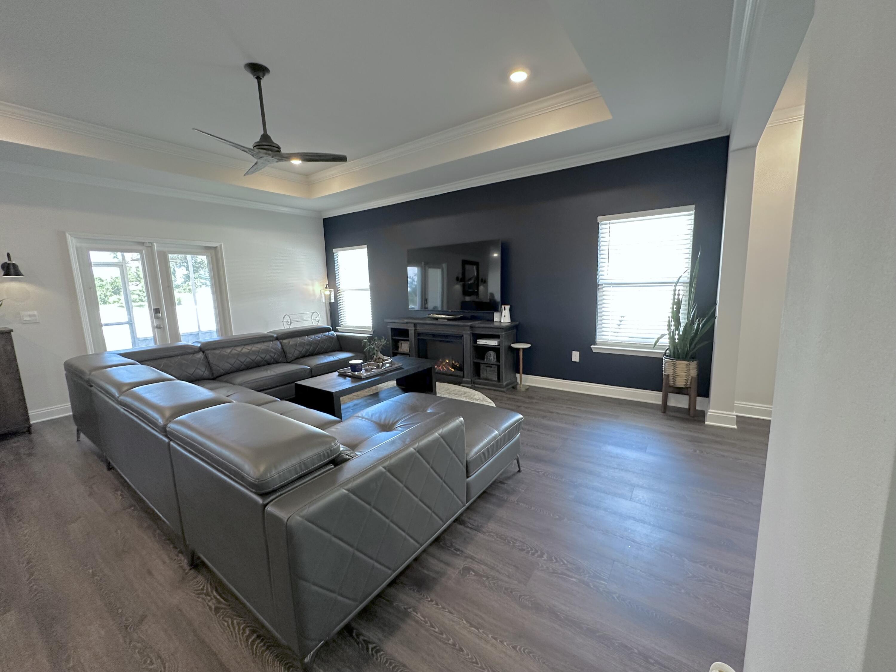 PLANTATION AT COLLEGE POINT - Residential