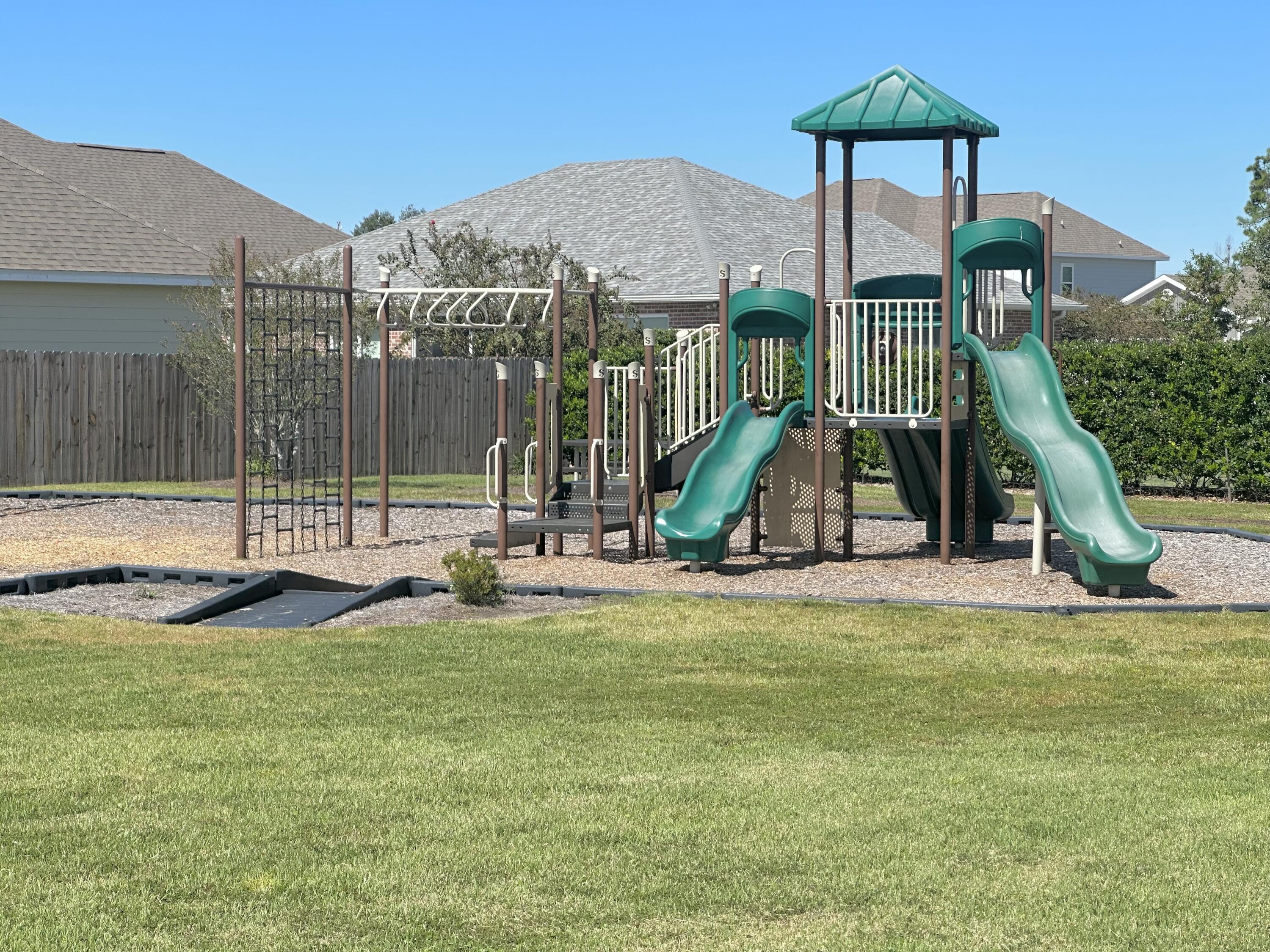 PLANTATION AT COLLEGE POINT - Residential