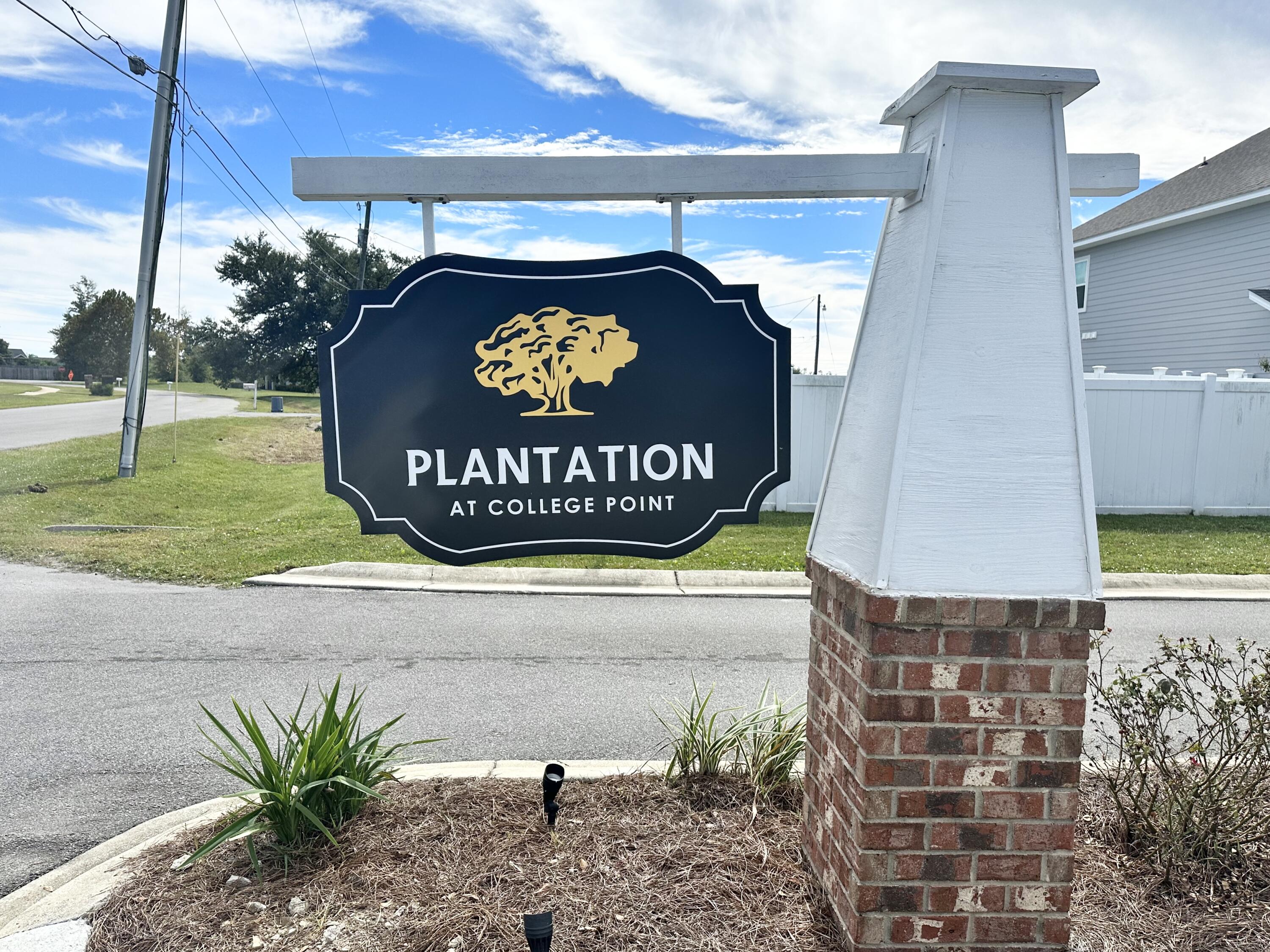 PLANTATION AT COLLEGE POINT - Residential