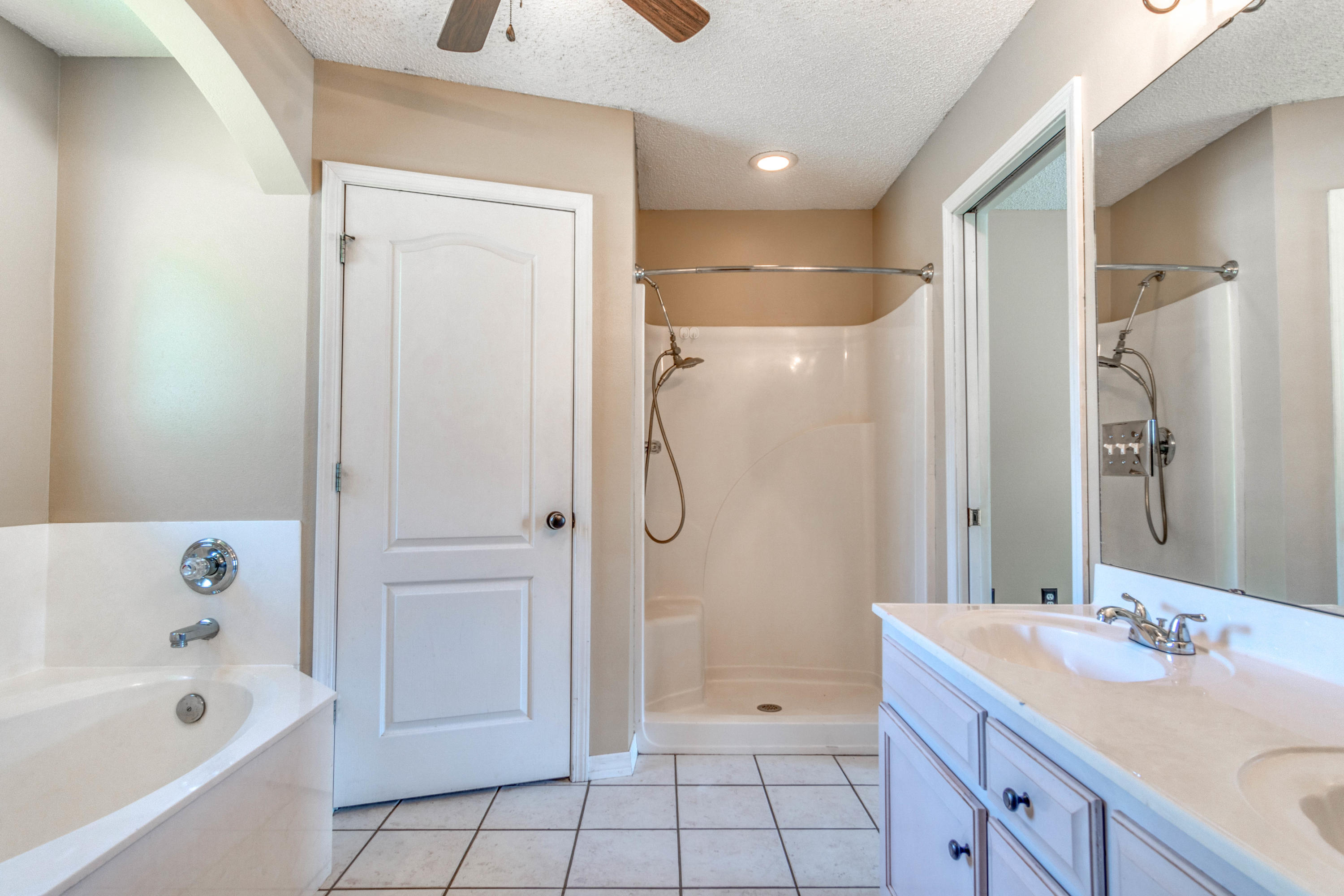 DEER VALLEY ESTATES - Residential