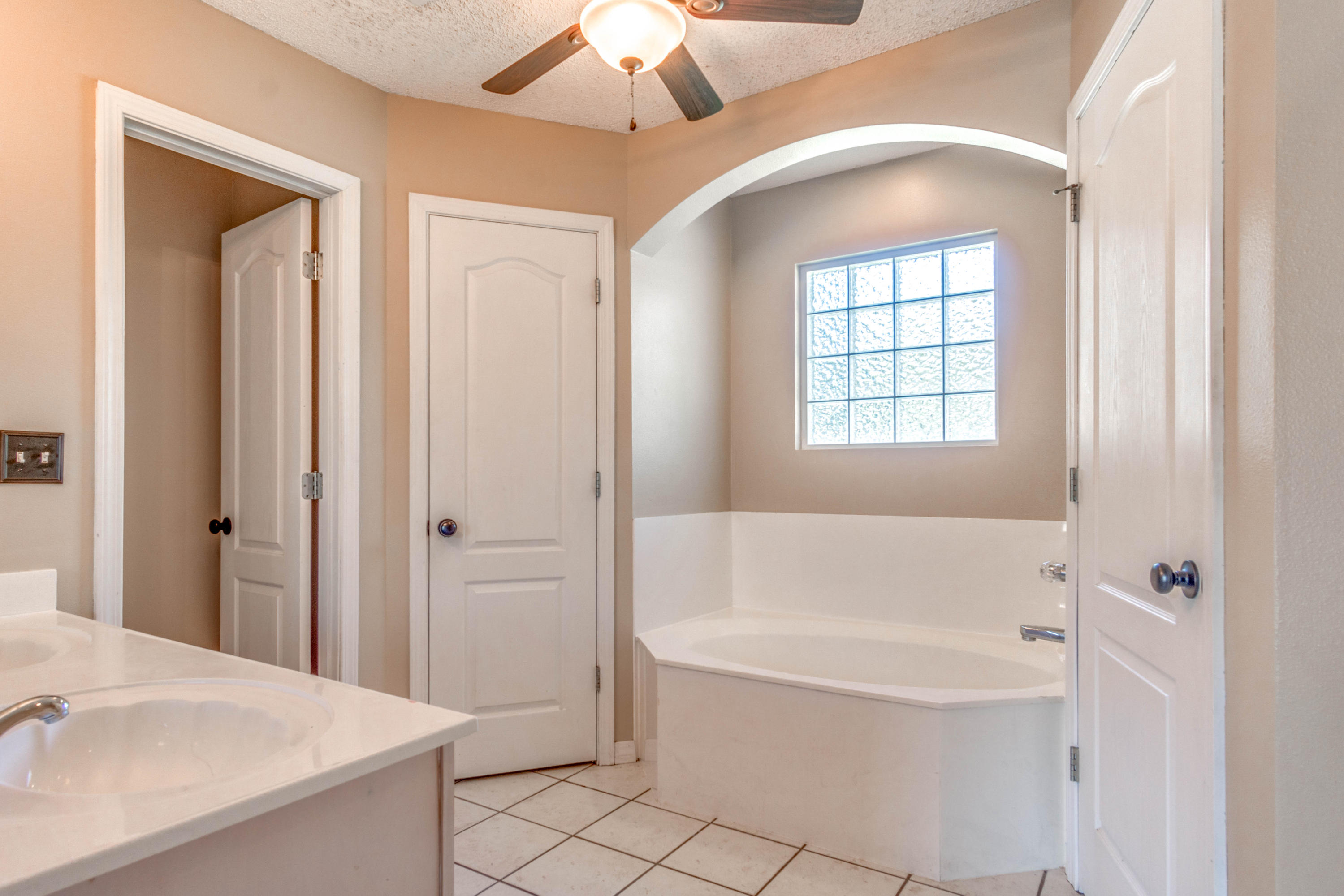 DEER VALLEY ESTATES - Residential