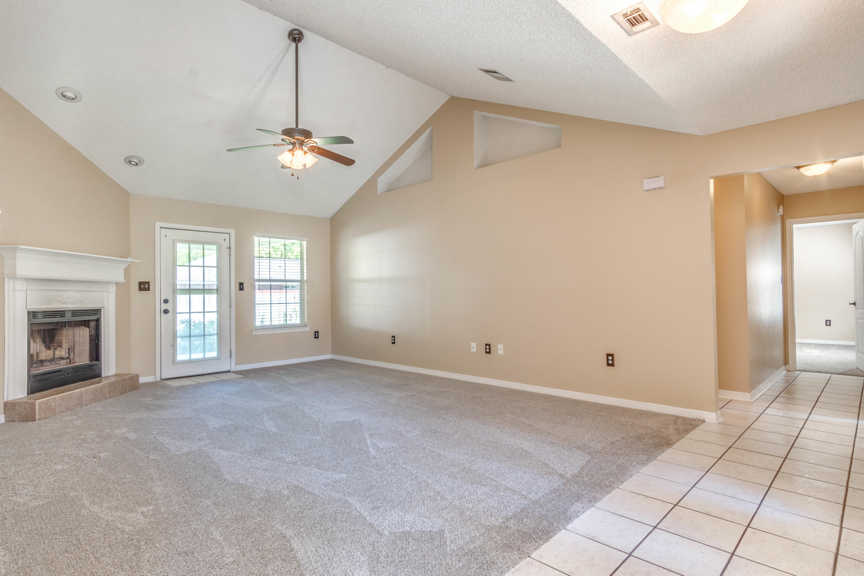 DEER VALLEY ESTATES - Residential