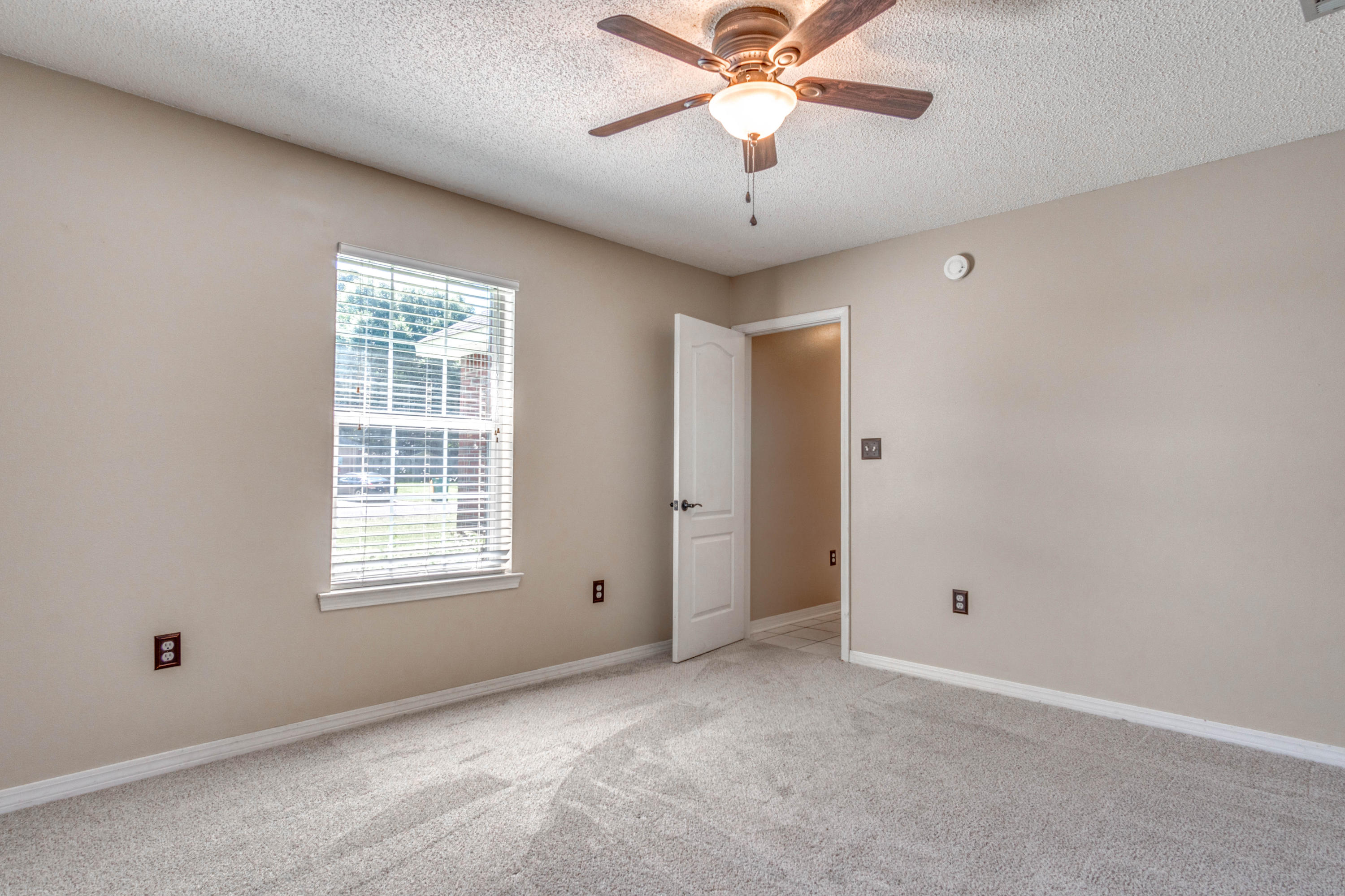 DEER VALLEY ESTATES - Residential