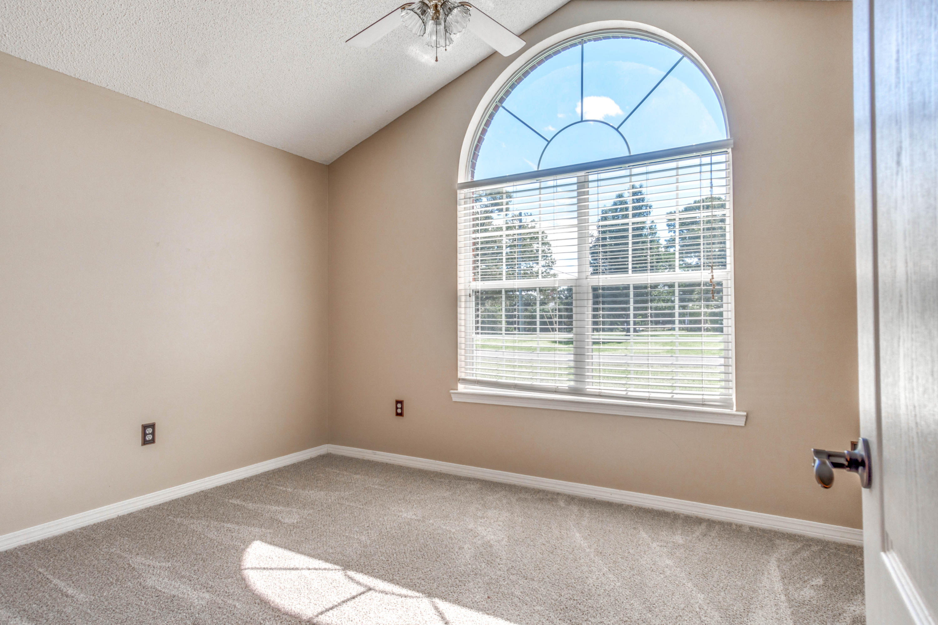 DEER VALLEY ESTATES - Residential