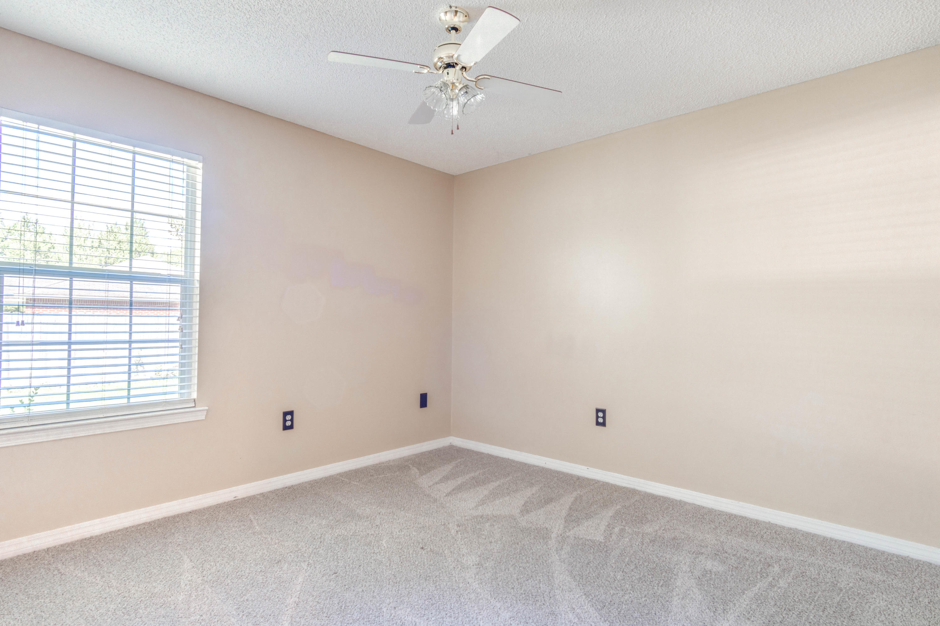 DEER VALLEY ESTATES - Residential