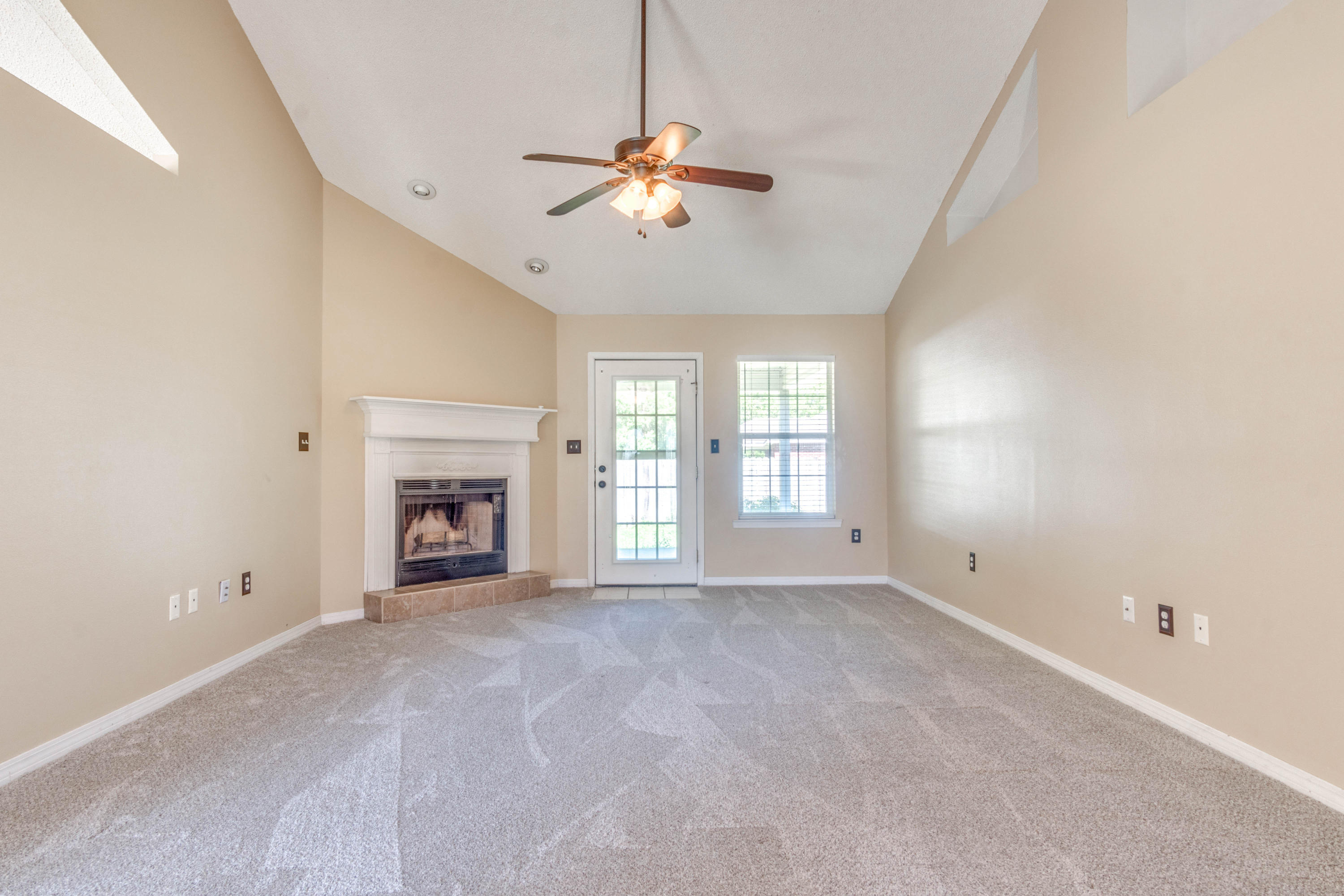 DEER VALLEY ESTATES - Residential