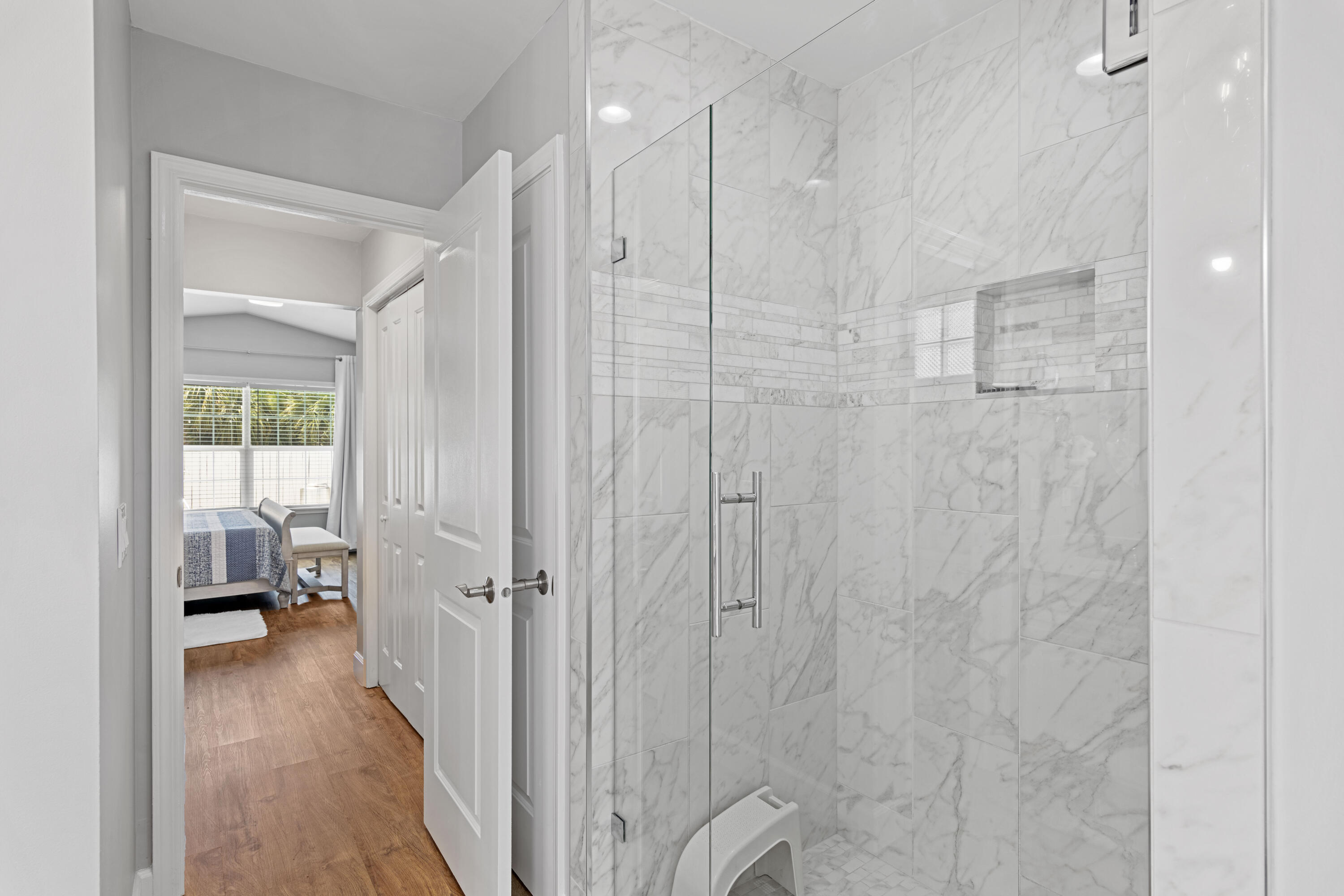 JAMAICAN LAKE CONDO PH 2 - Residential