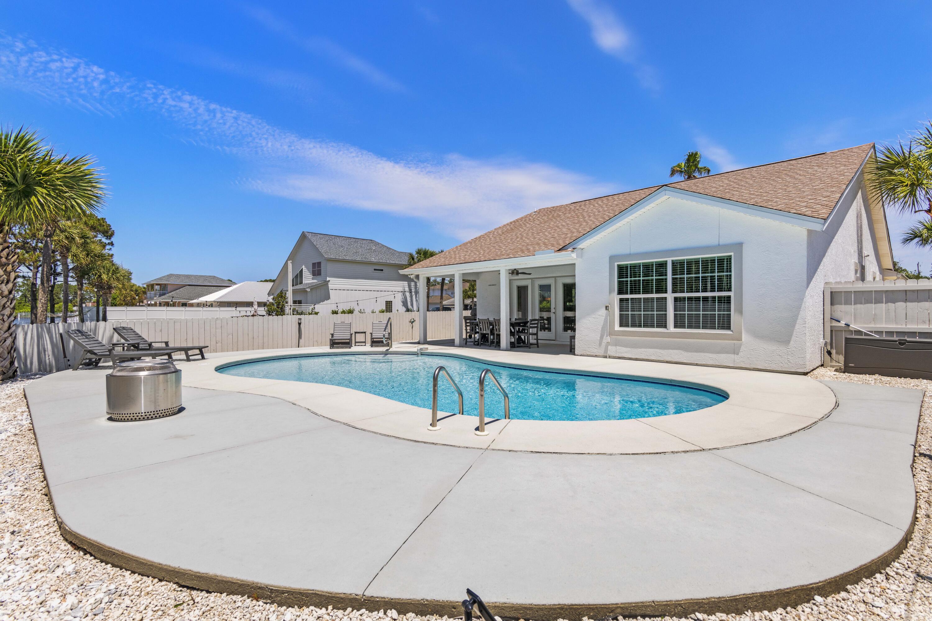 JAMAICAN LAKE CONDO PH 2 - Residential