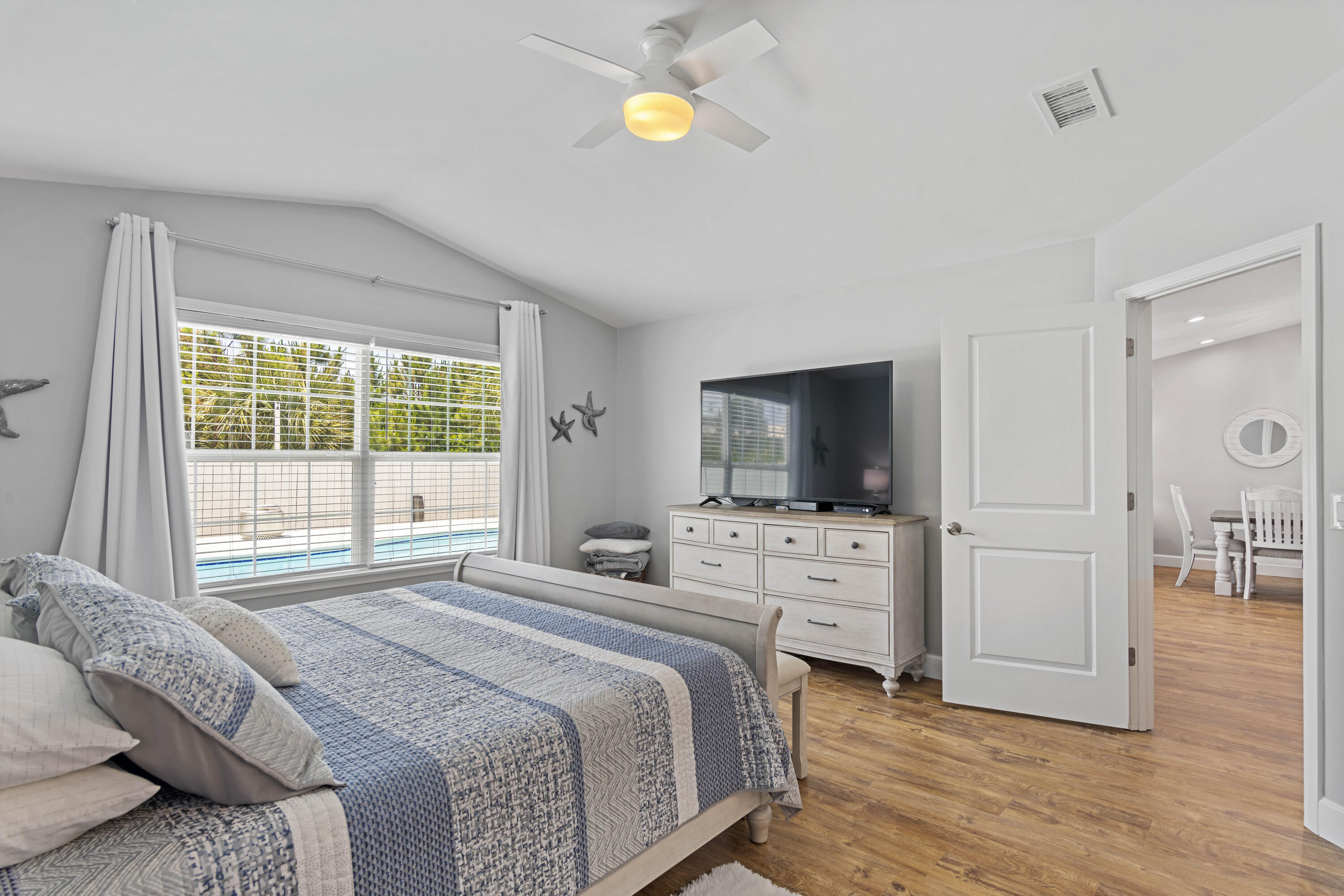 JAMAICAN LAKE CONDO PH 2 - Residential