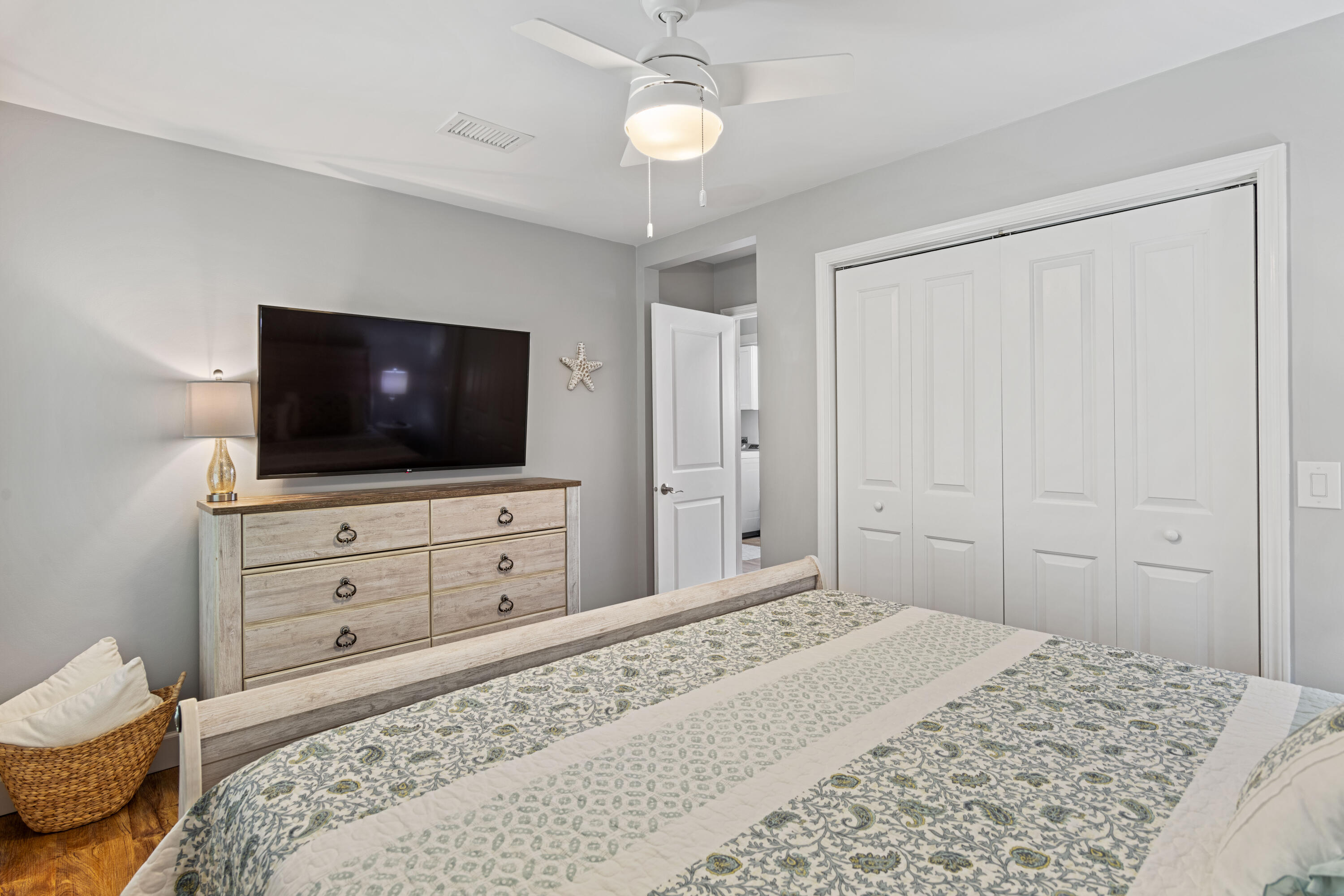 JAMAICAN LAKE CONDO PH 2 - Residential