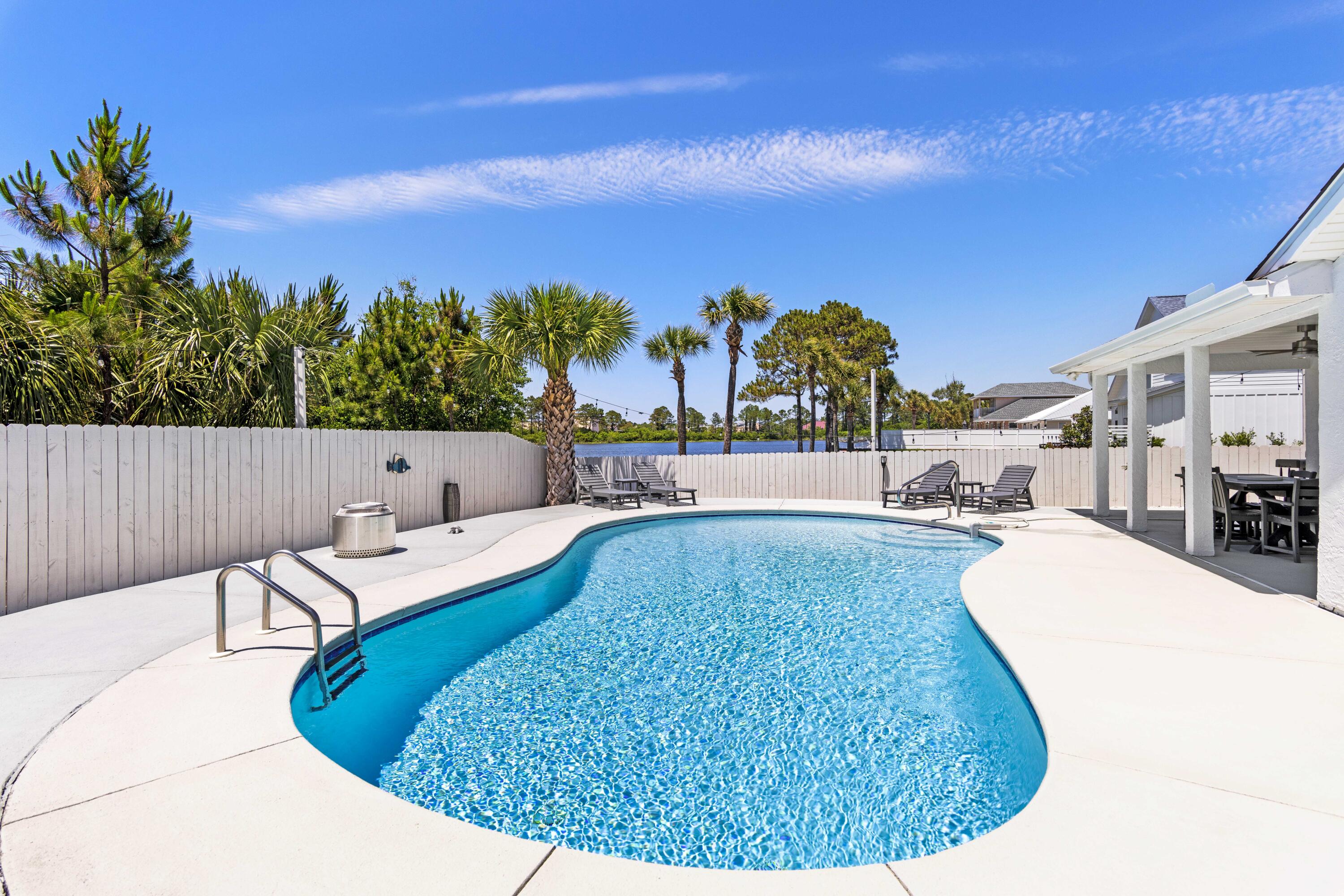 JAMAICAN LAKE CONDO PH 2 - Residential