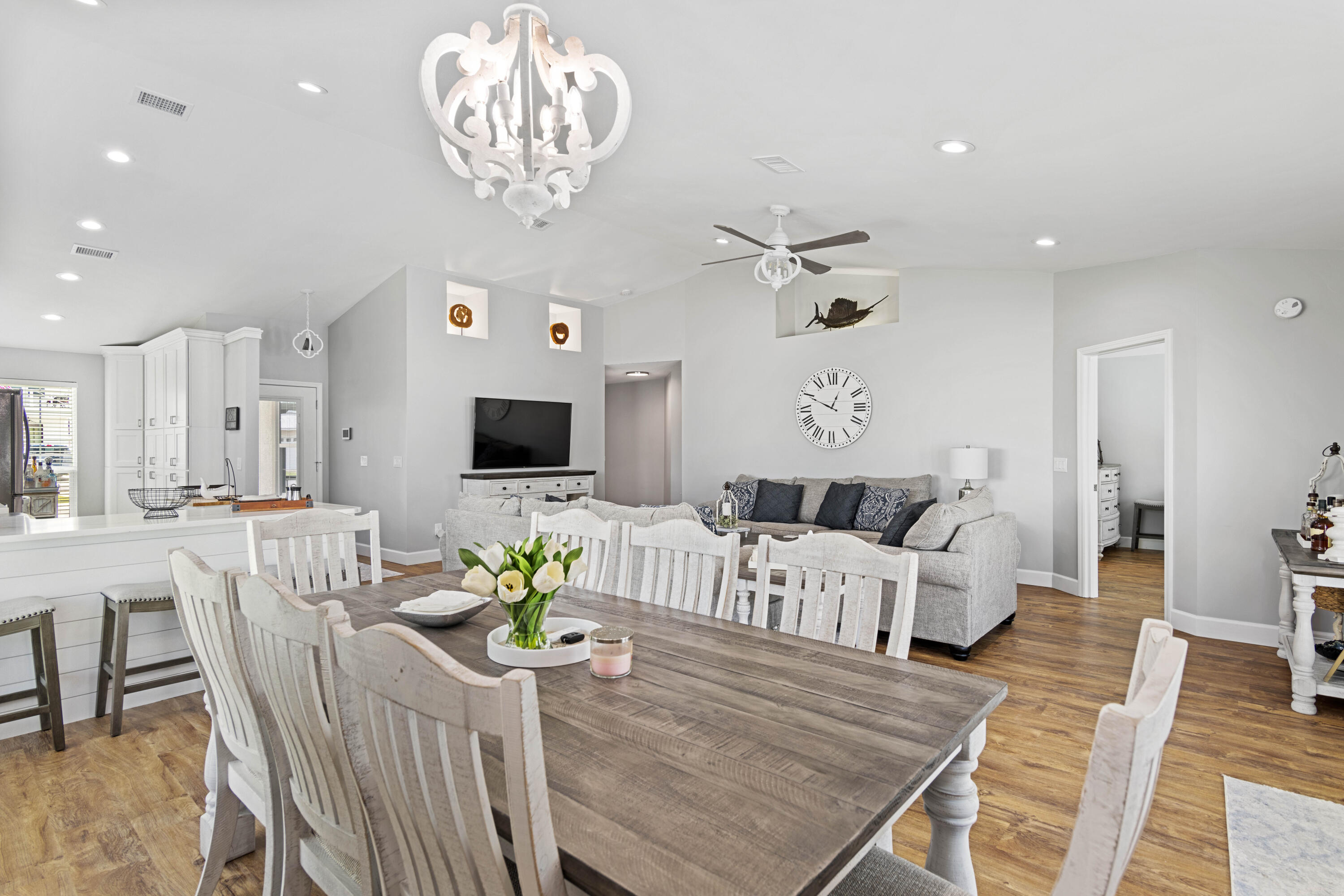 JAMAICAN LAKE CONDO PH 2 - Residential