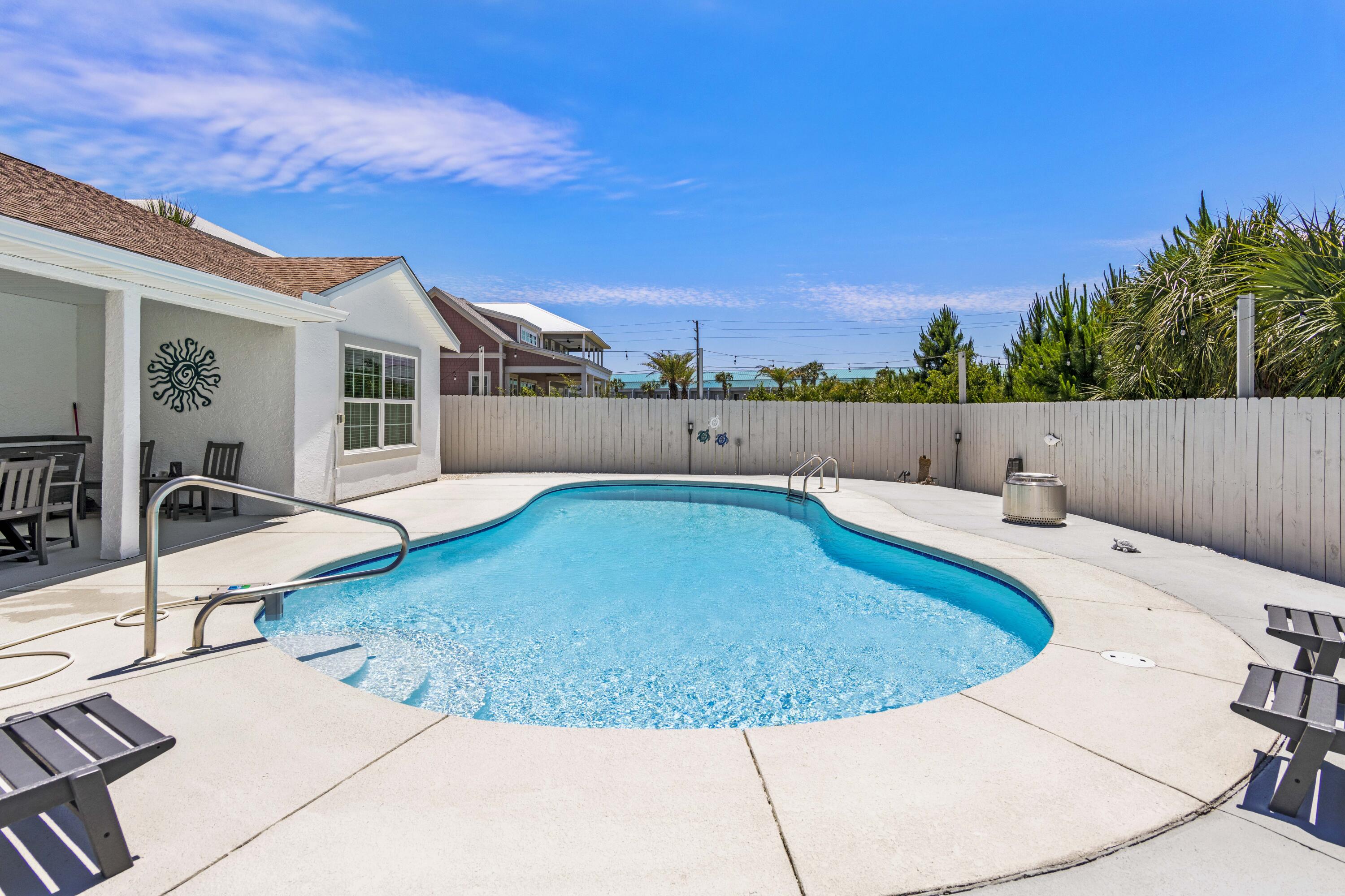 JAMAICAN LAKE CONDO PH 2 - Residential