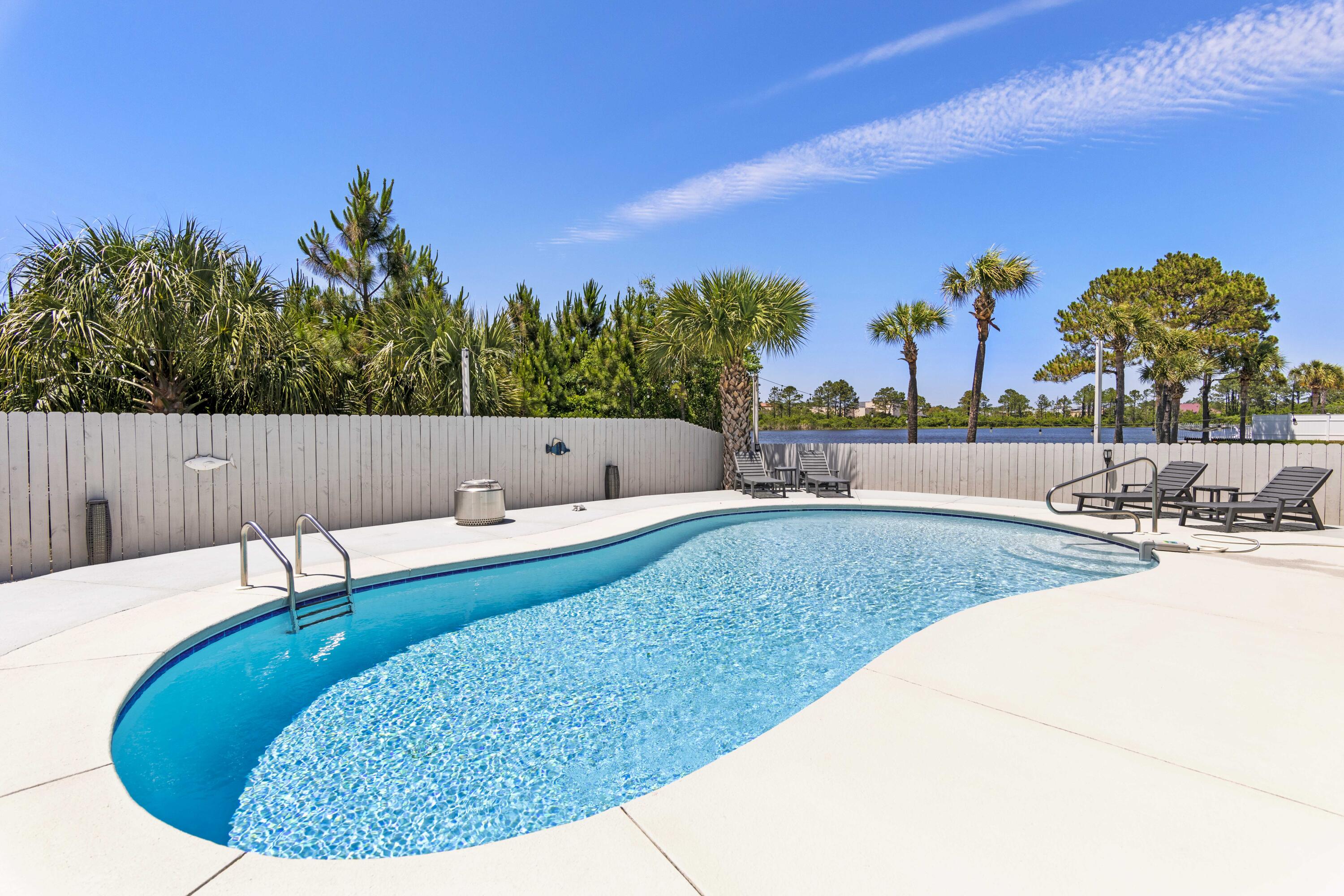 JAMAICAN LAKE CONDO PH 2 - Residential