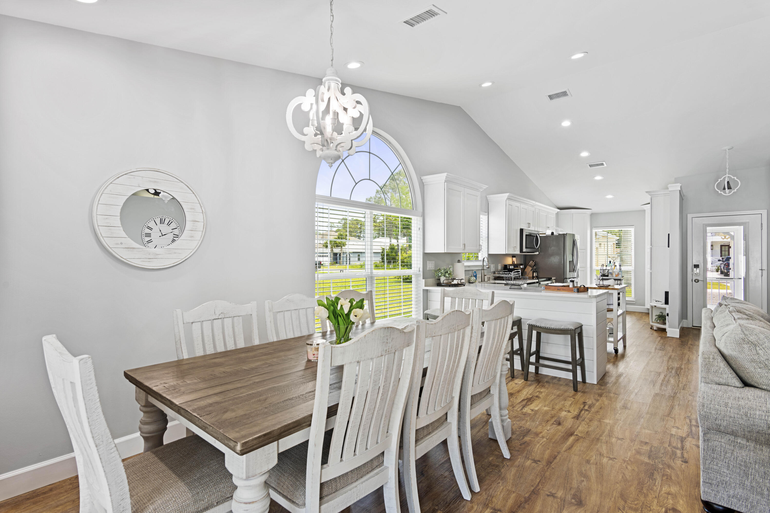 JAMAICAN LAKE CONDO PH 2 - Residential