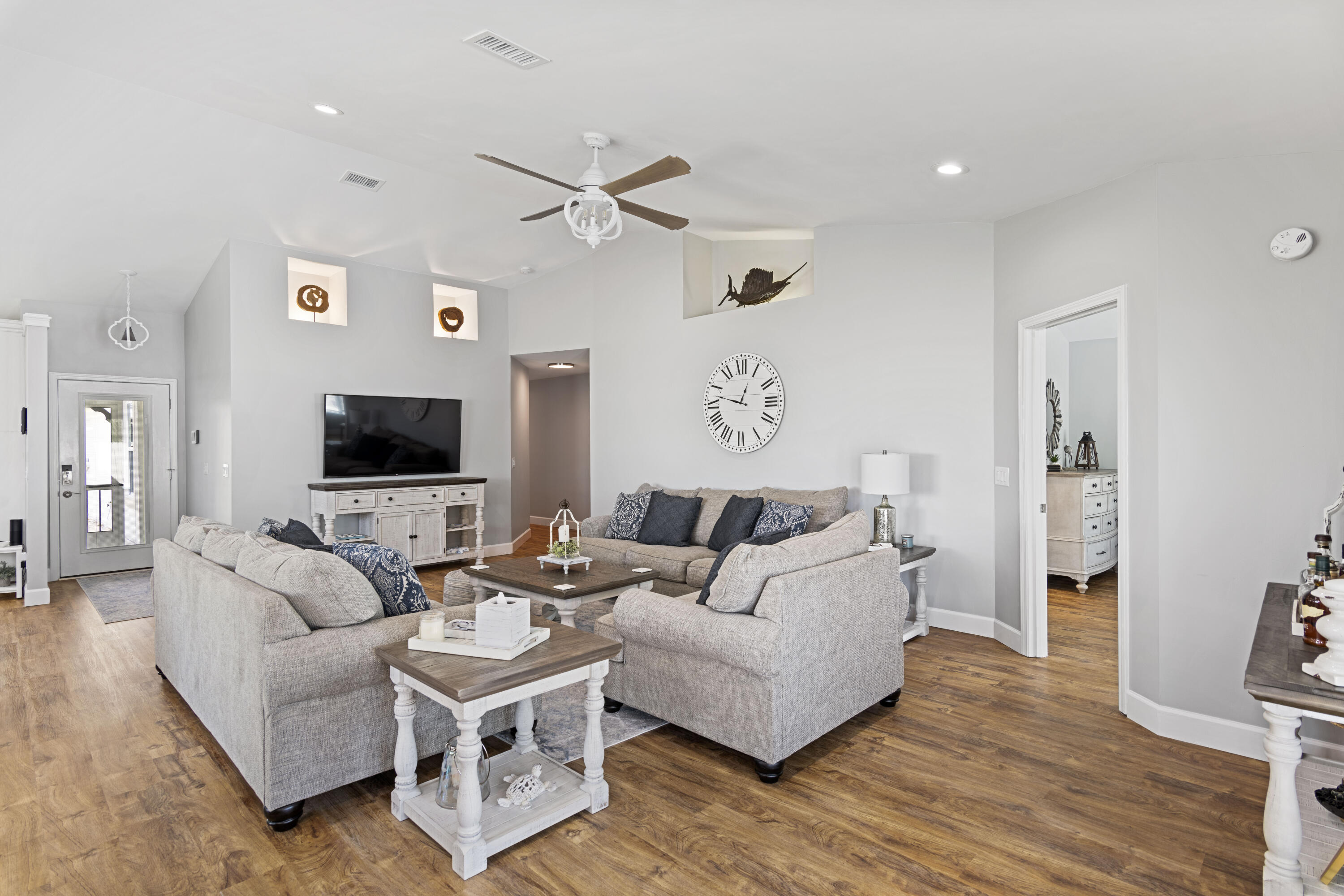 JAMAICAN LAKE CONDO PH 2 - Residential