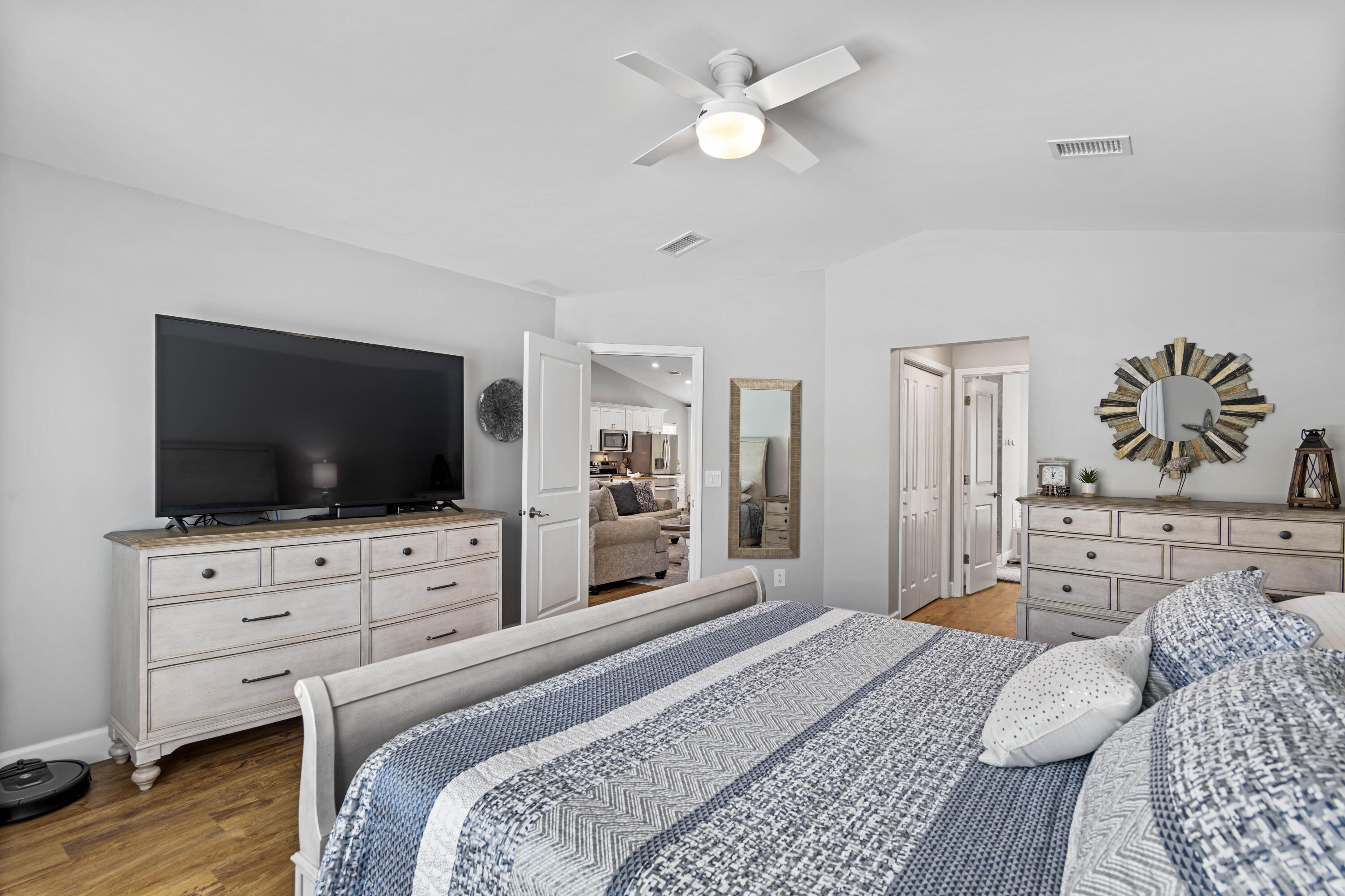 JAMAICAN LAKE CONDO PH 2 - Residential