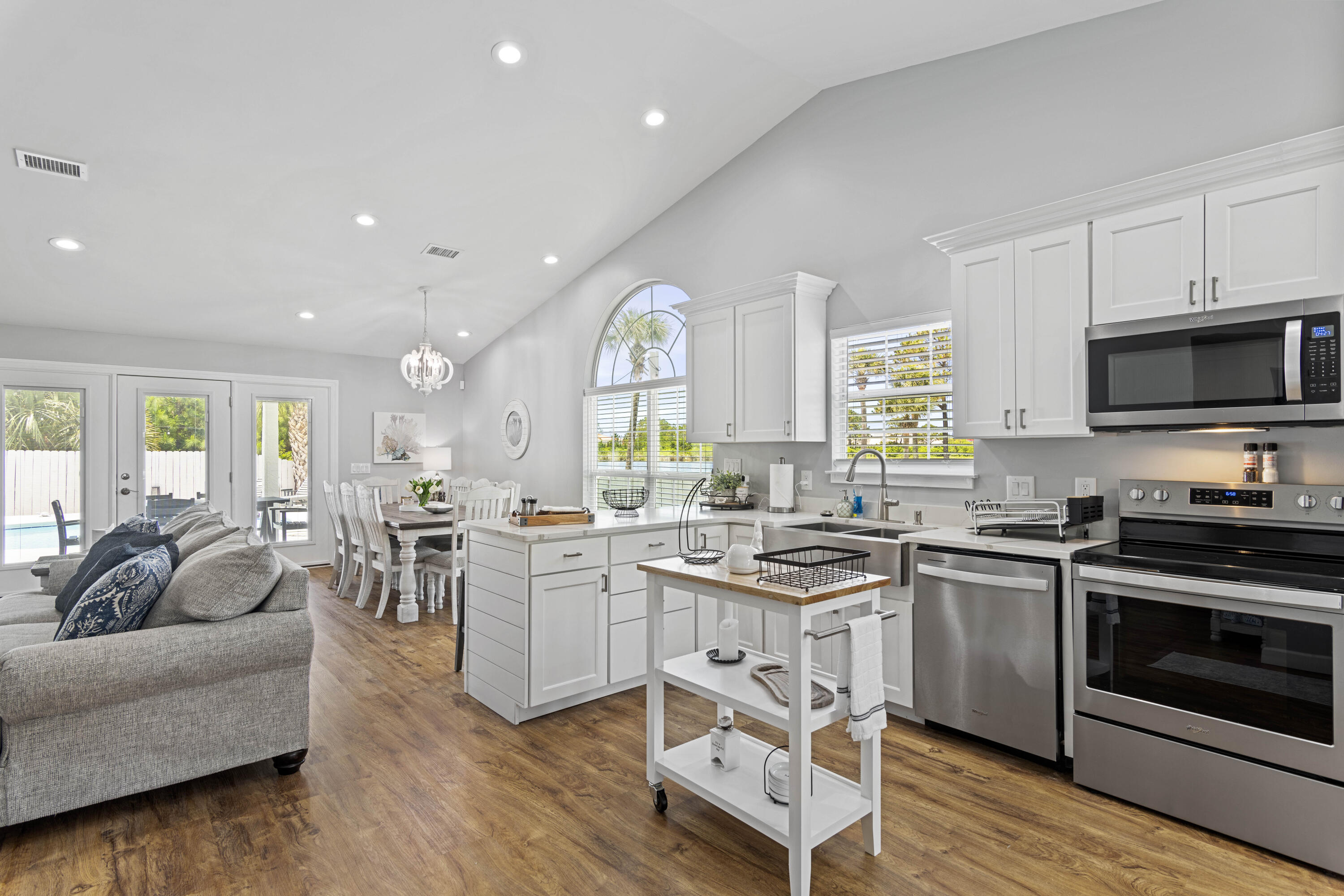 JAMAICAN LAKE CONDO PH 2 - Residential