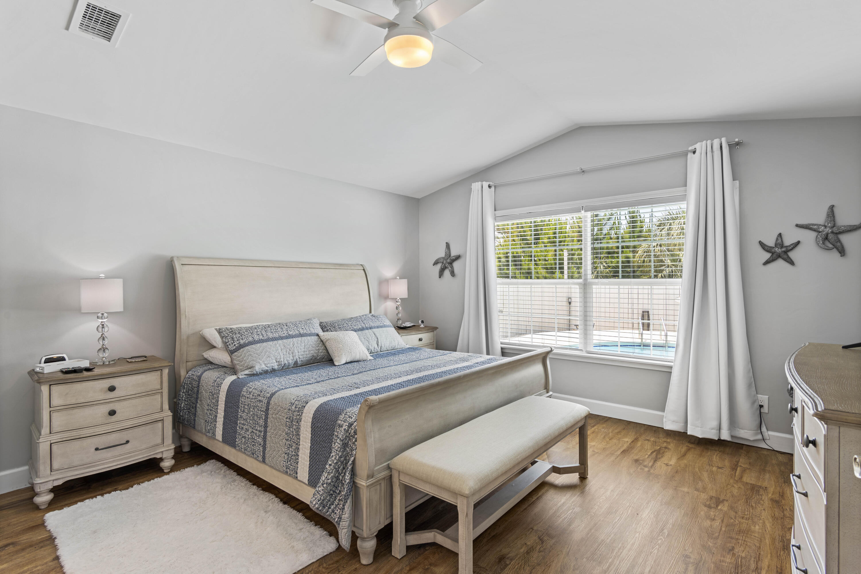 JAMAICAN LAKE CONDO PH 2 - Residential