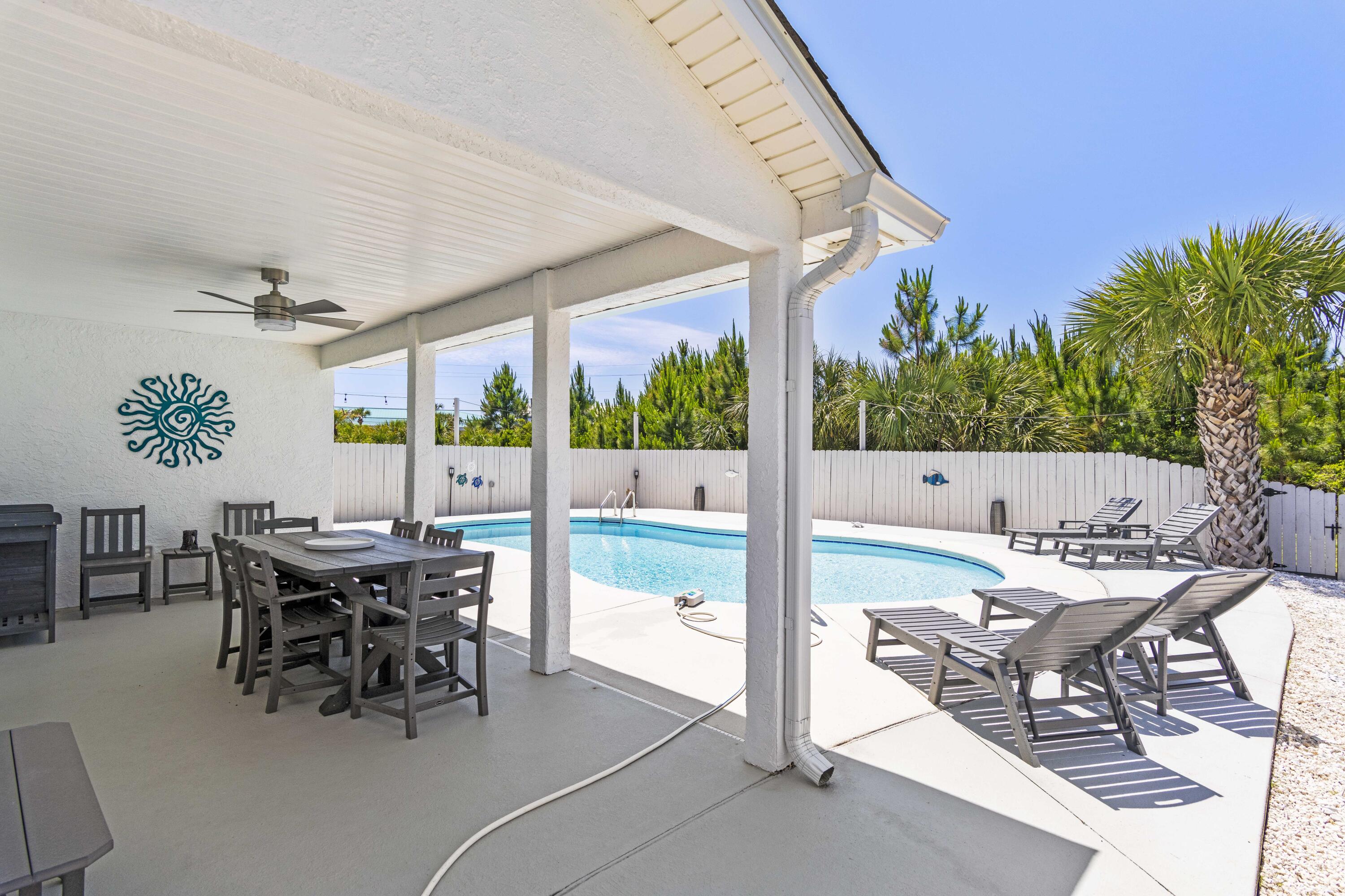 JAMAICAN LAKE CONDO PH 2 - Residential