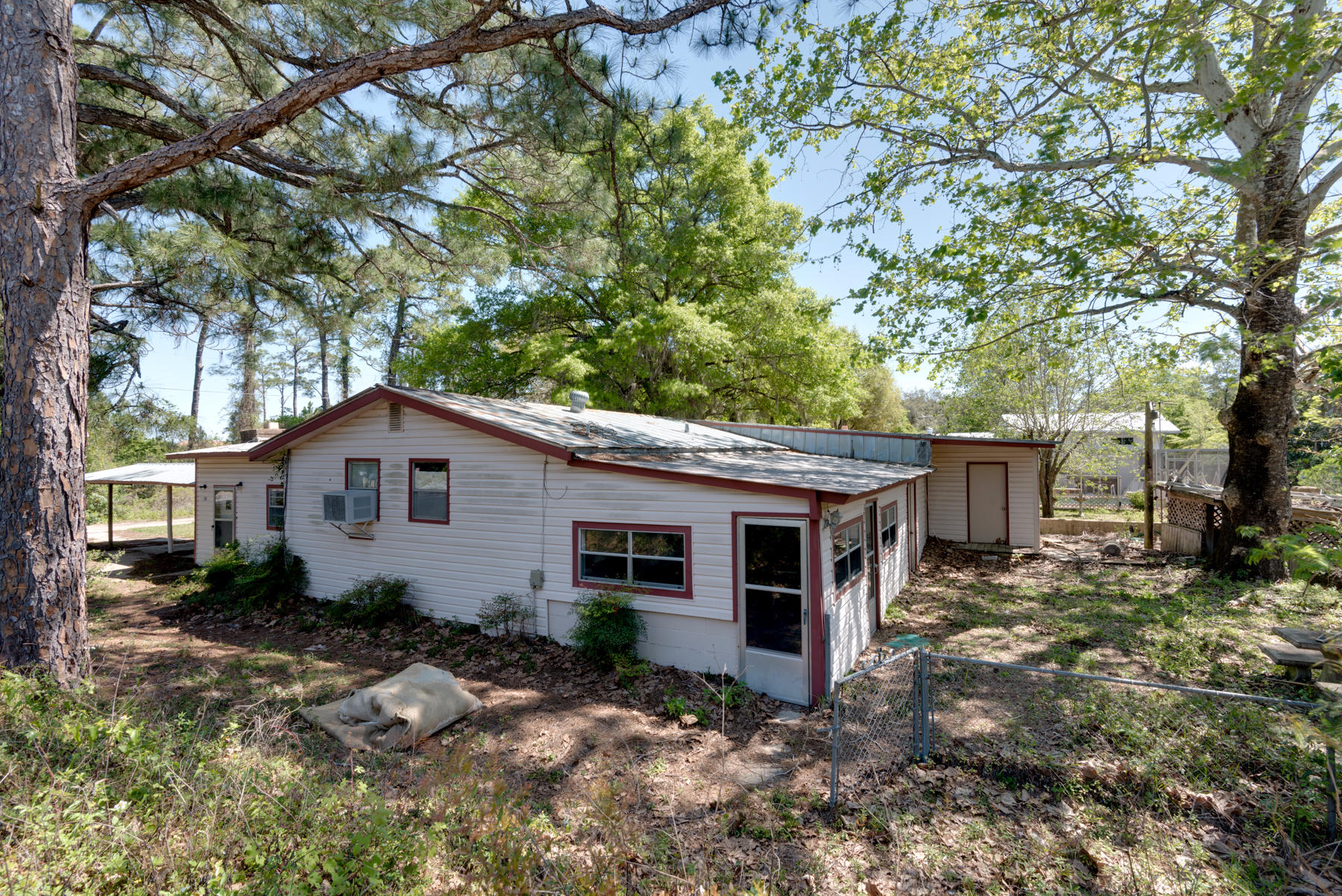 HARBOR OAKS - Residential