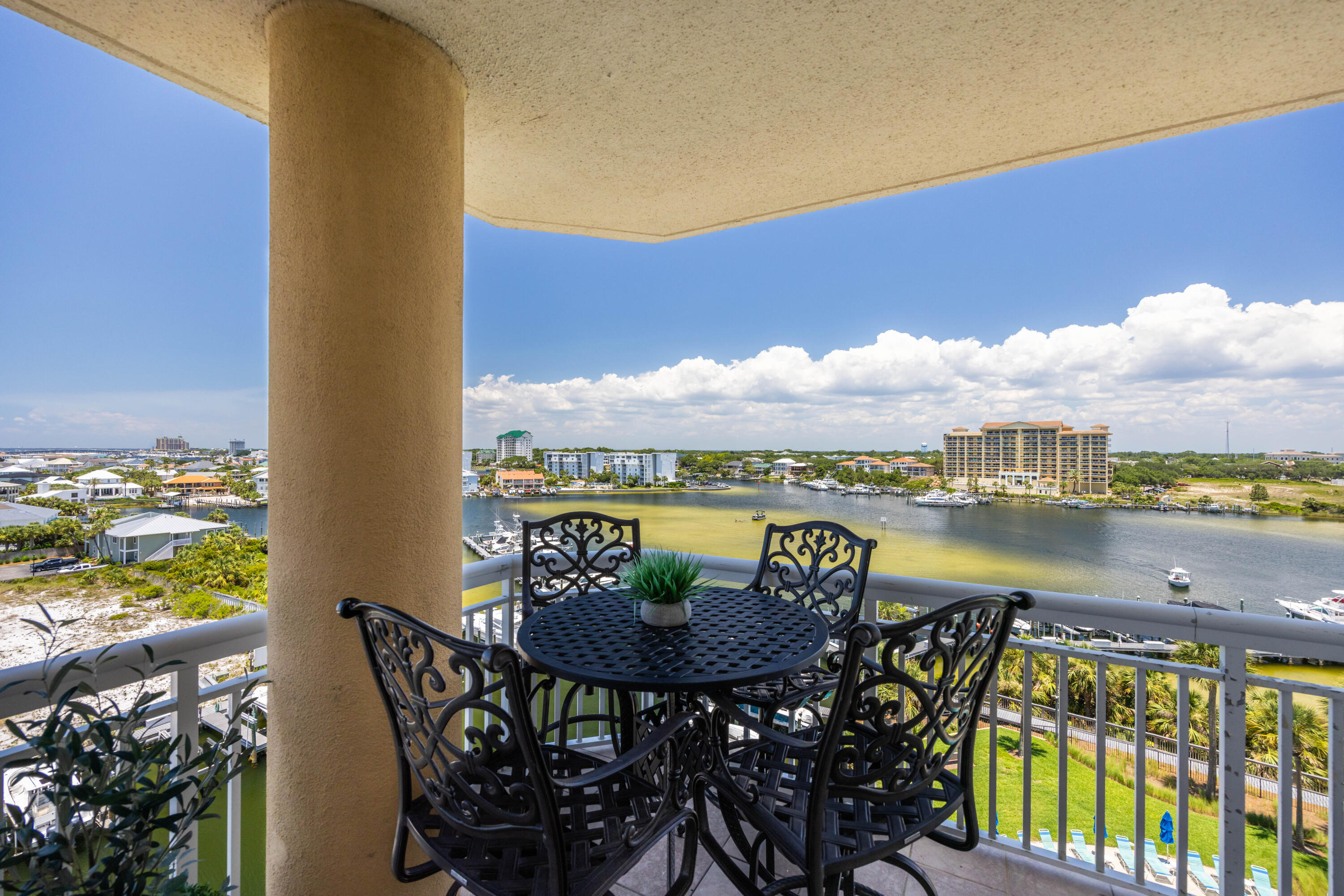 HARBOR LANDING - Residential