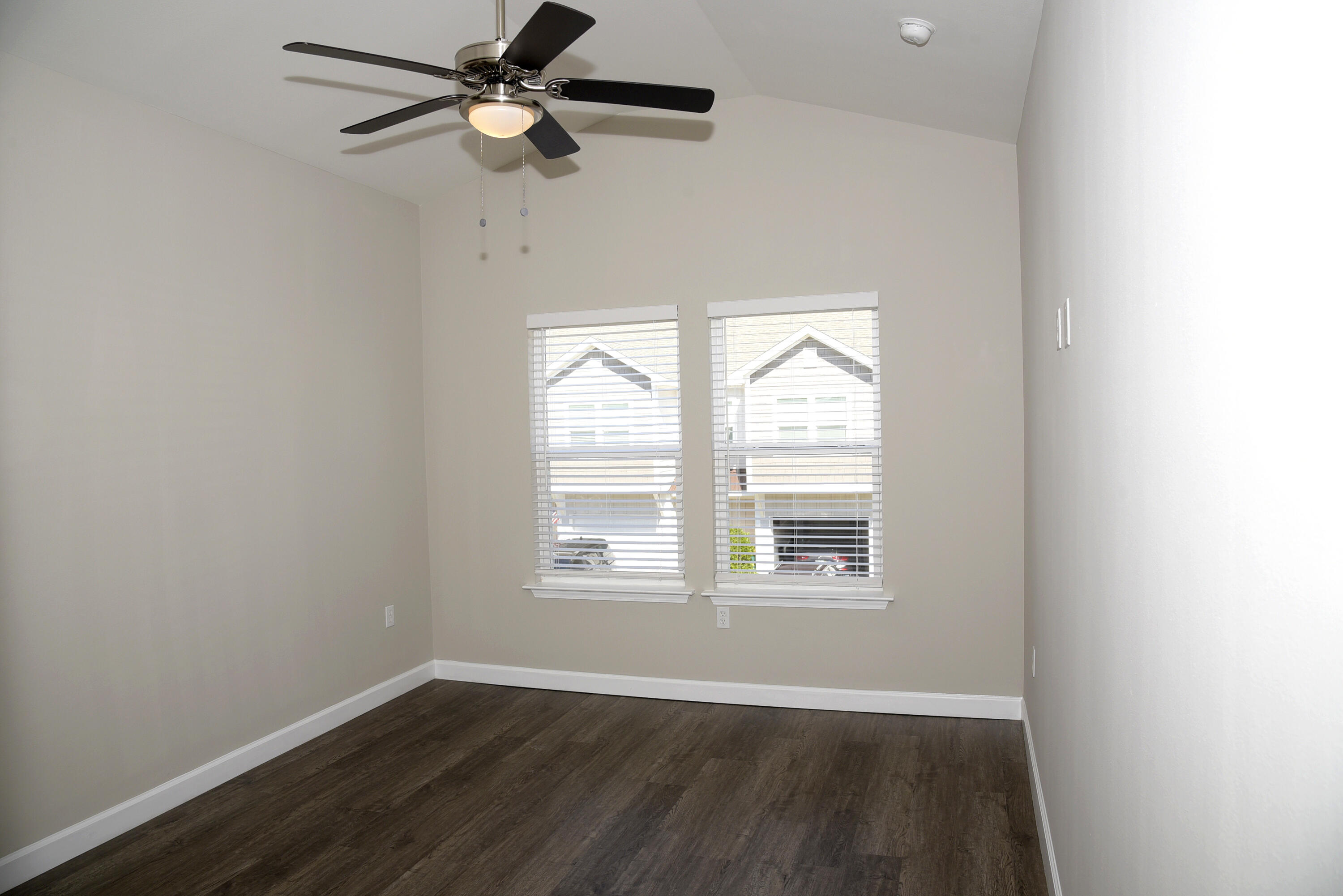 STABLE LANES - Residential Lease