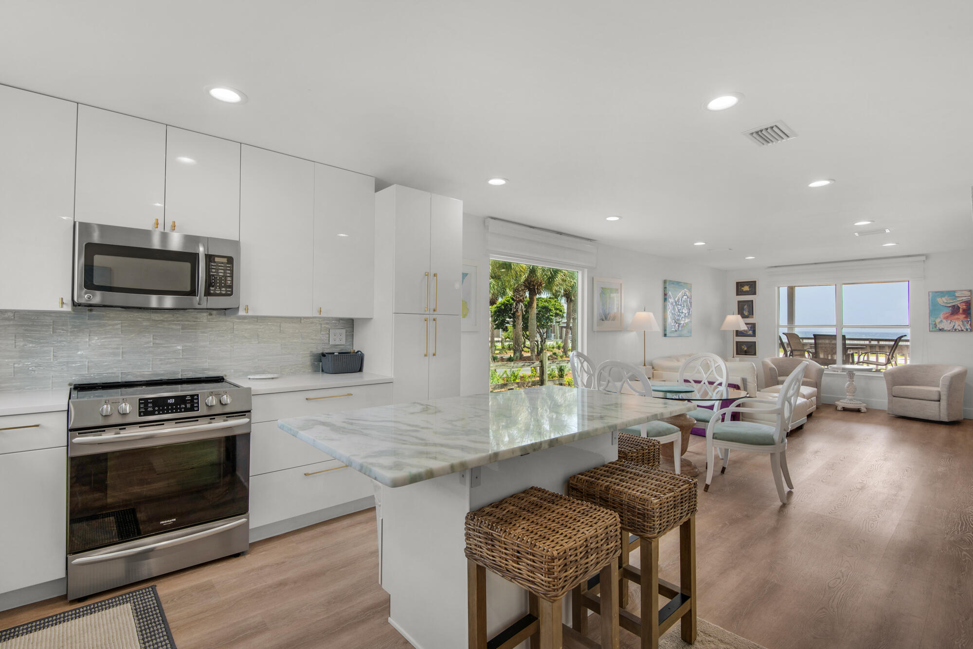 SAND PEBBLES T/H - Residential